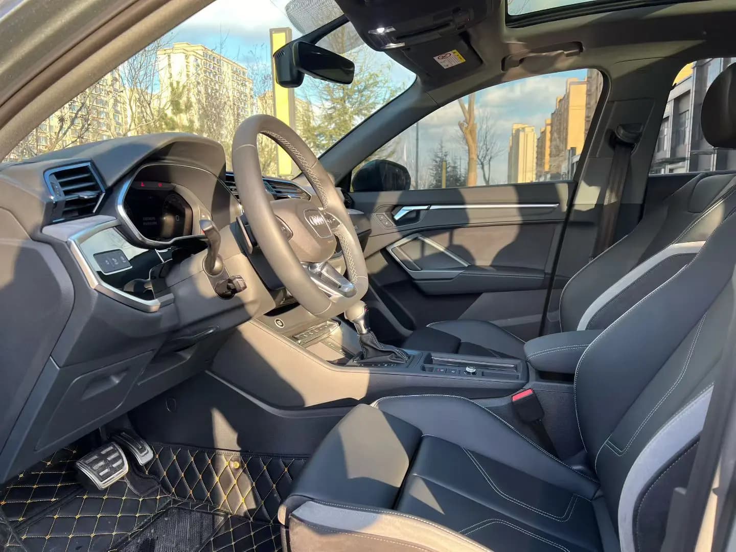 Audi Q3 2023 г. 13000 км. — фото 9