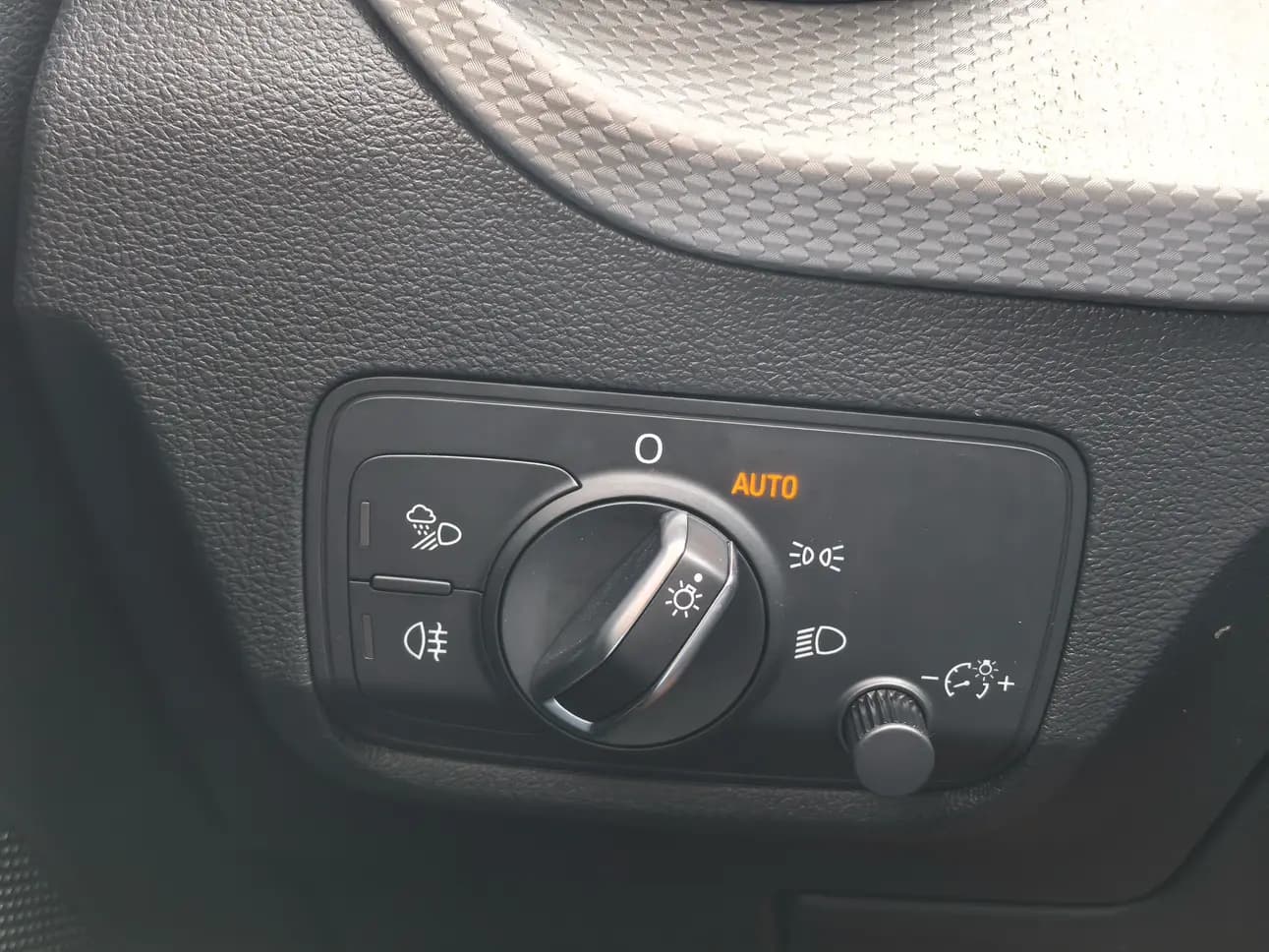 Audi Q2L 2021 г. 62137 км. — фото 14