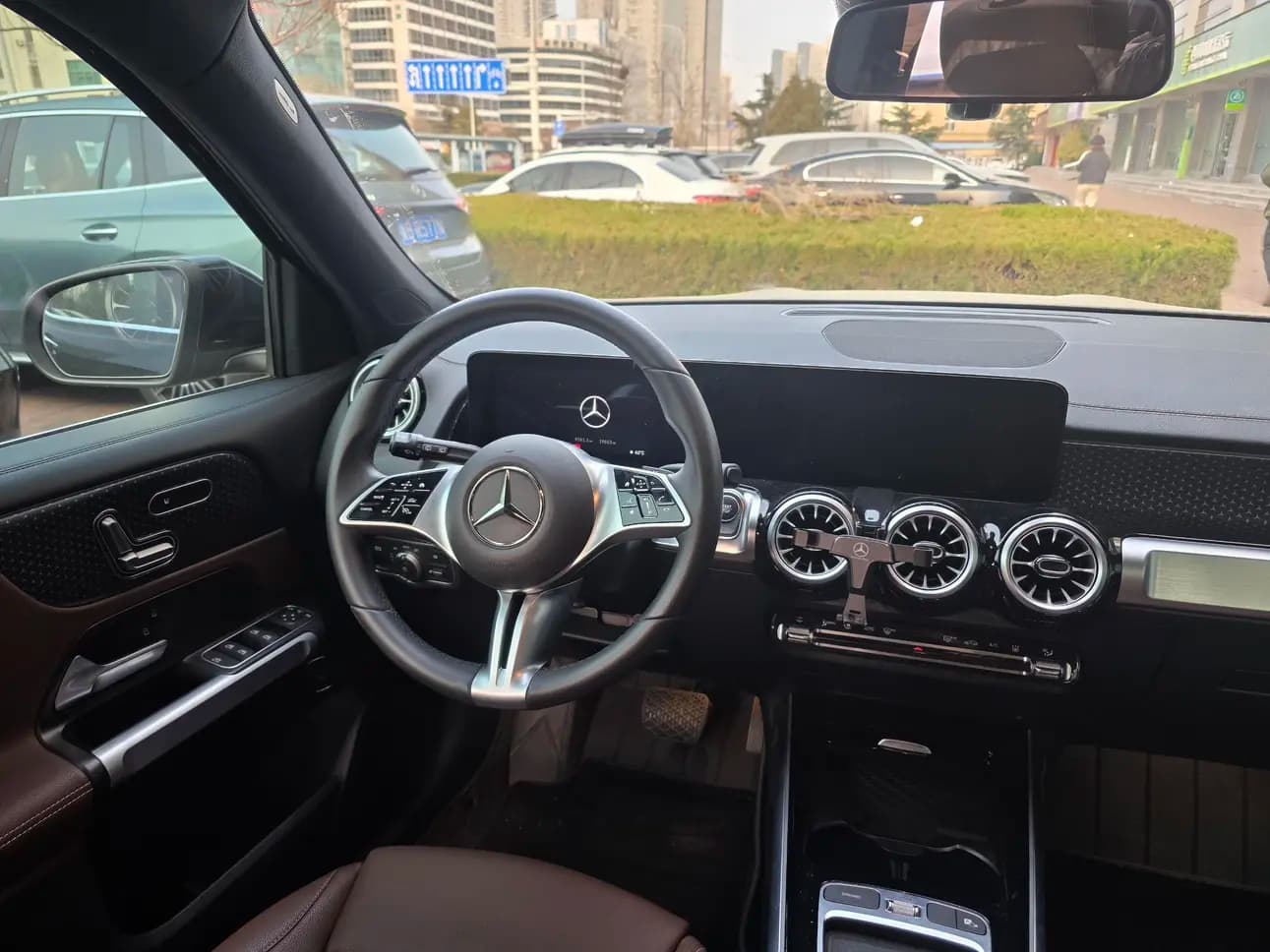 Mercedes-Benz EQB 2025 г. 19741 км. — фото 10