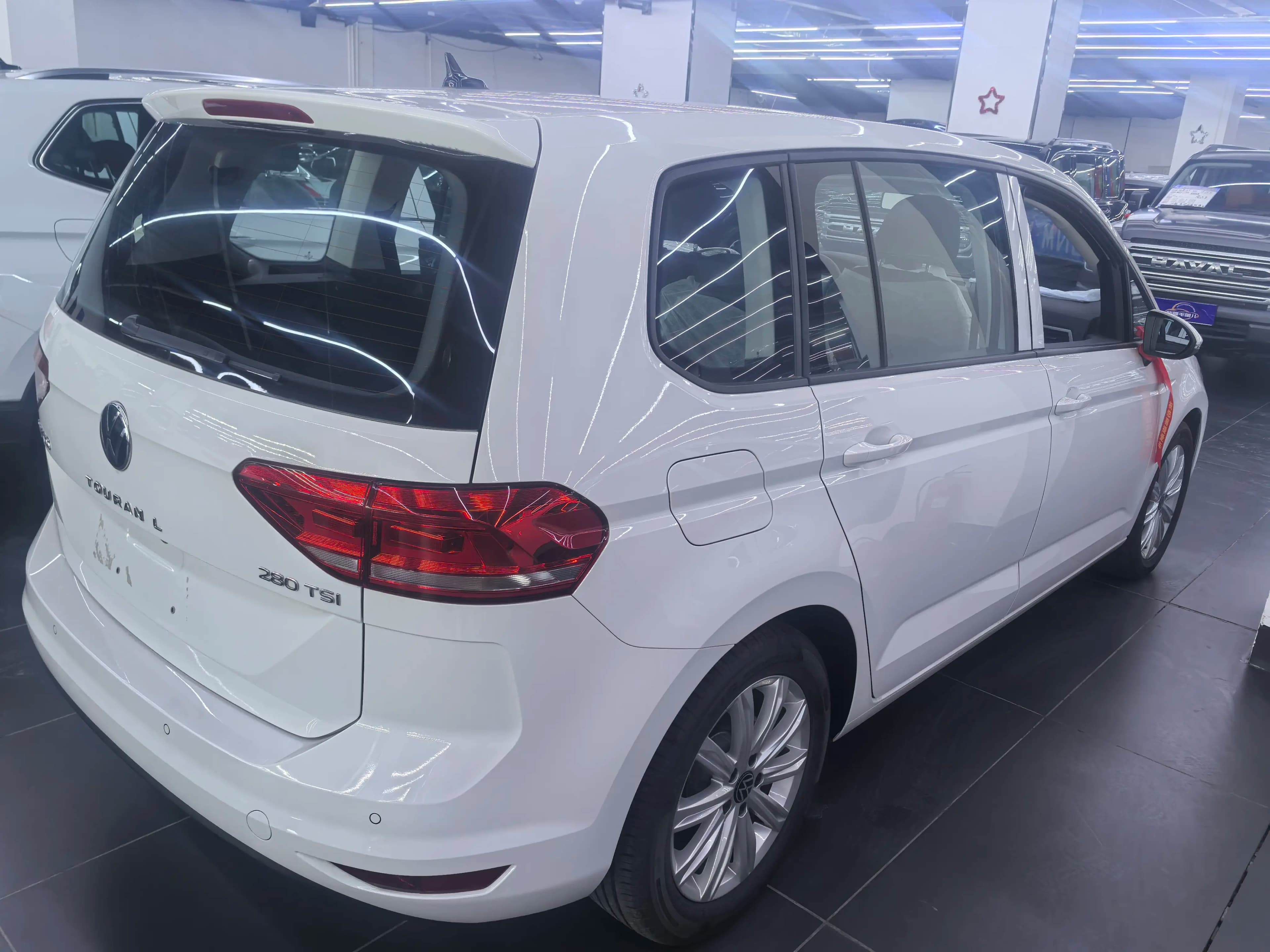 Volkswagen Touran L 2025 г. 475 км. — фото 3