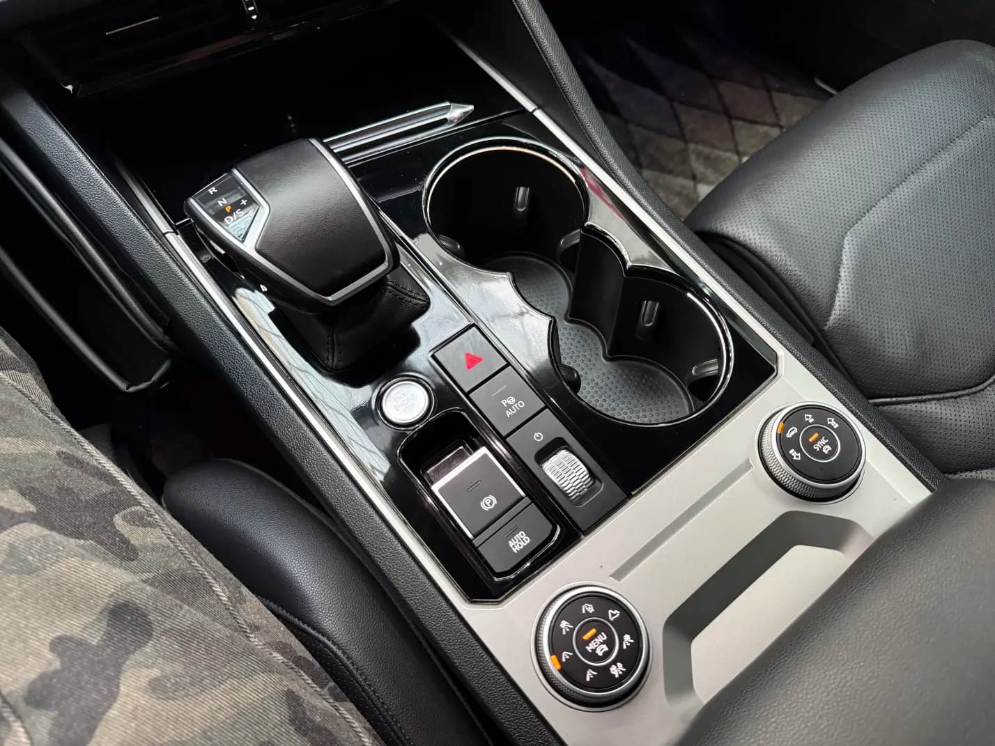 Volkswagen Touareg 2022 г. 61112 км. — фото 10