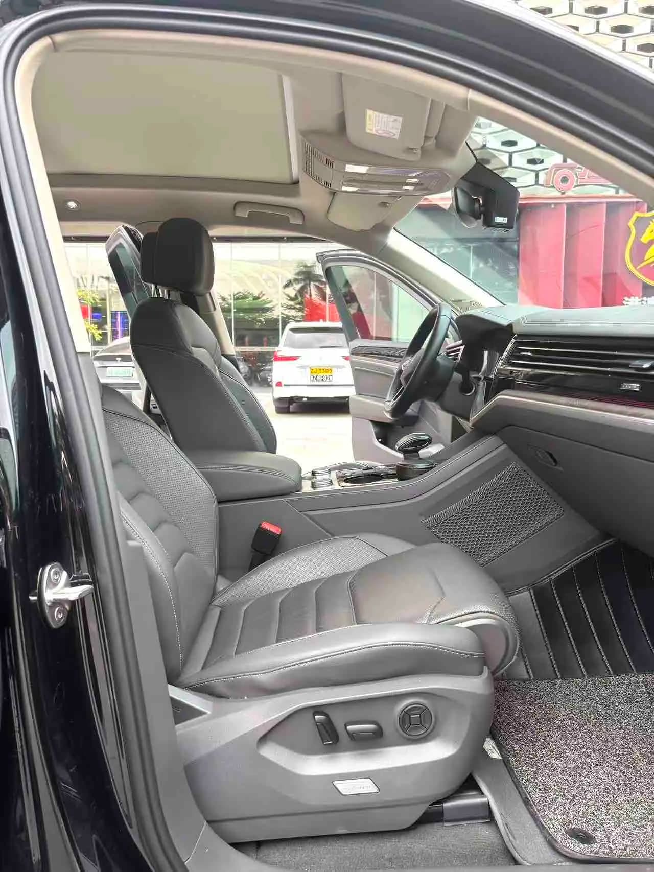 Volkswagen Touareg 2024 г. 85113 км. — фото 7