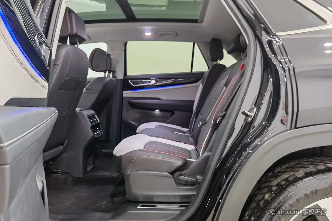 Volkswagen Teramont 2024 г. 18405 км. — фото 7