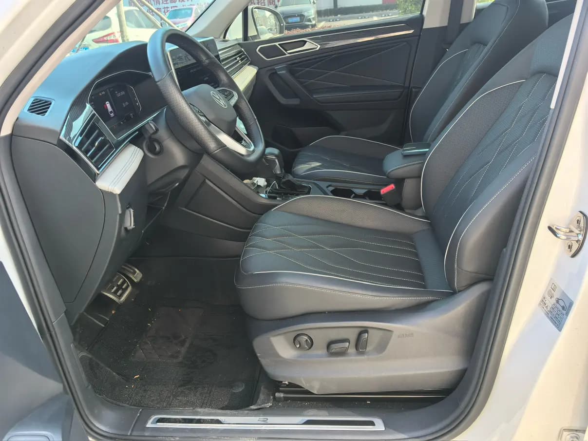 Volkswagen Tiguan L 2023 г. 20249 км. — фото 6