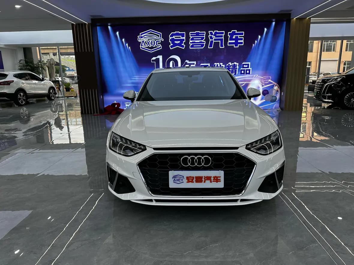 Audi A4L 2022 г. 43141 км. — фото 2