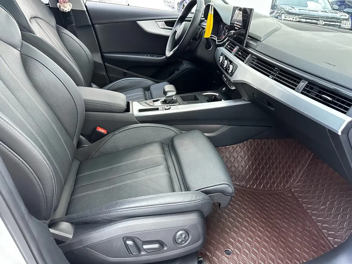 Audi A4L 2022 г. 43141 км. — фото 12
