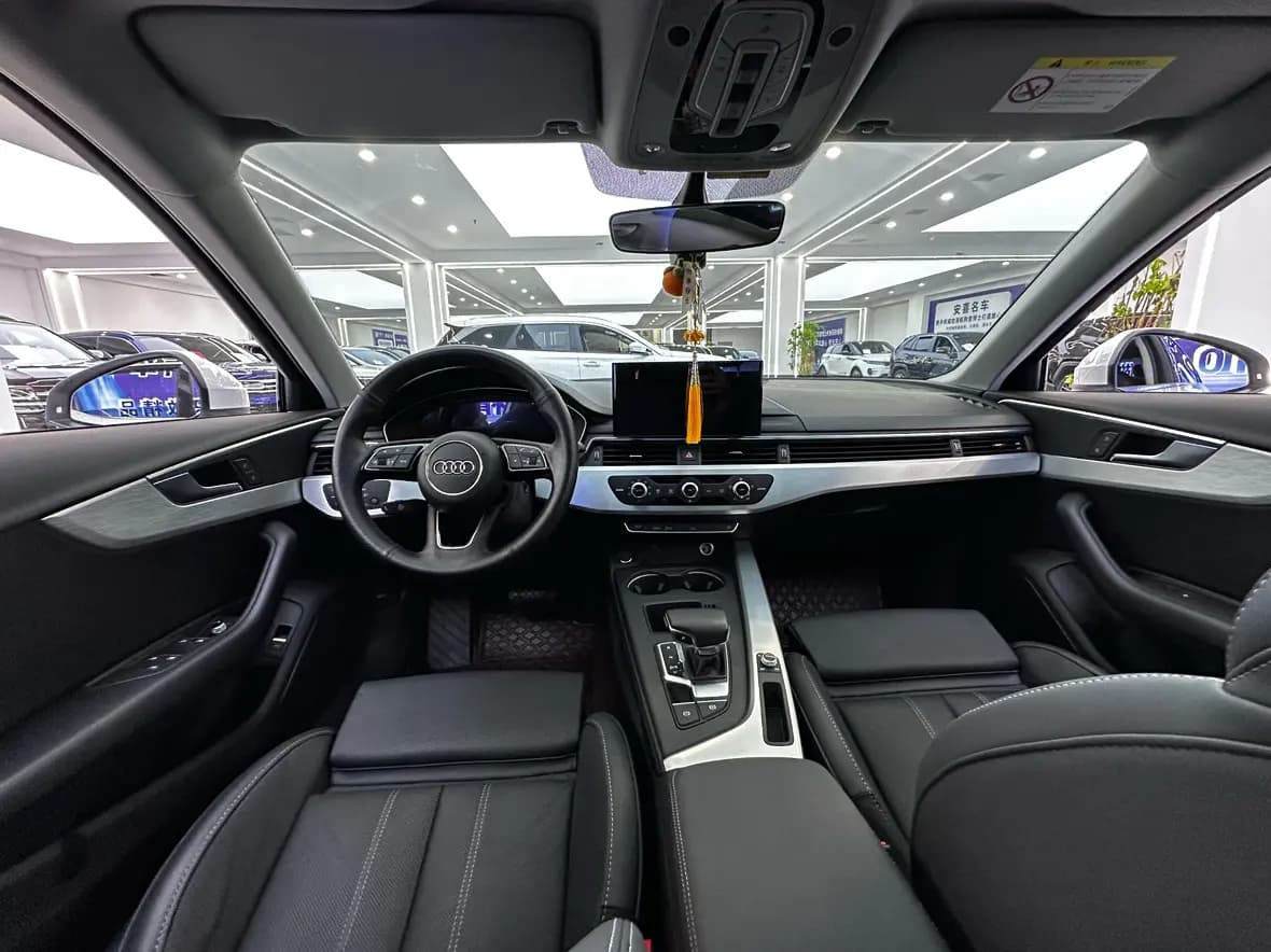 Audi A4L 2022 г. 43141 км. — фото 14