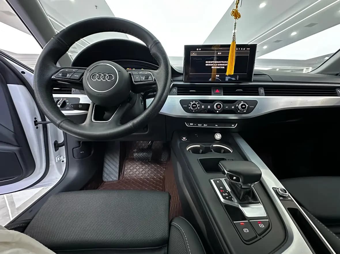 Audi A4L 2022 г. 43141 км. — фото 15