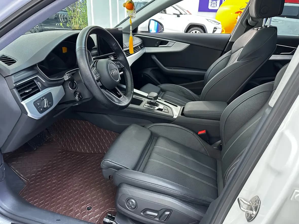 Audi A4L 2022 г. 43141 км. — фото 18