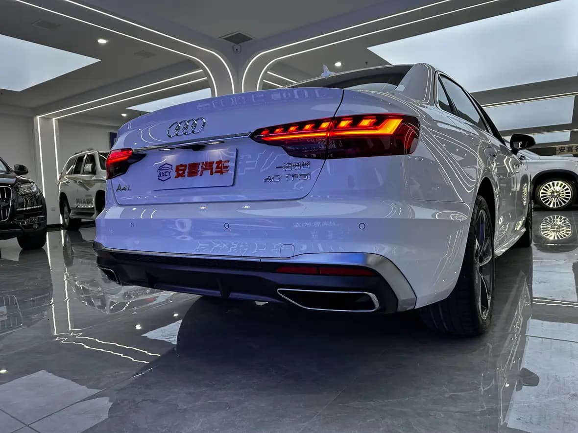 Audi A4L 2022 г. 43141 км. — фото 9