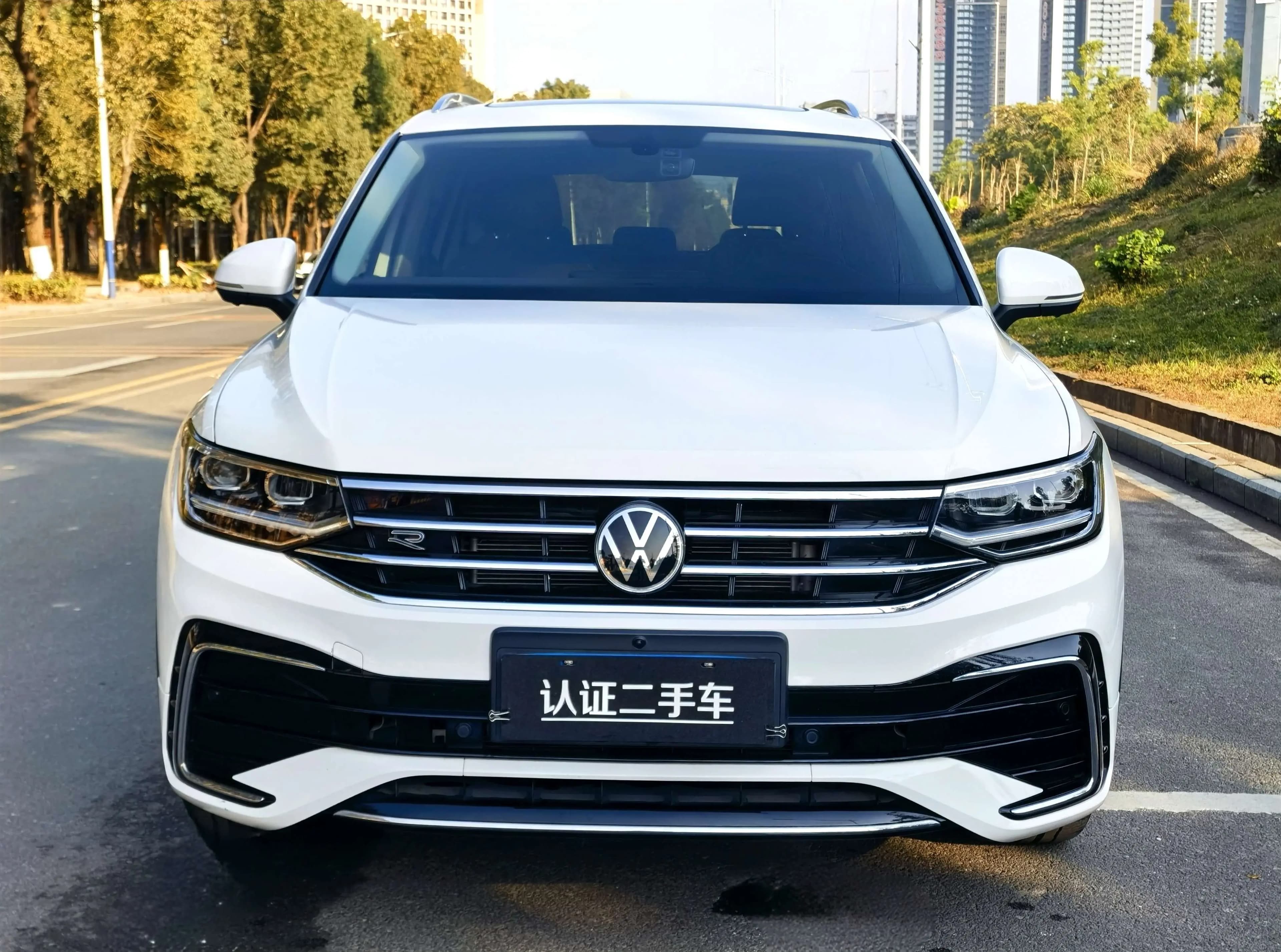 Volkswagen Tiguan L 2022 г. 34050 км. — фото 2