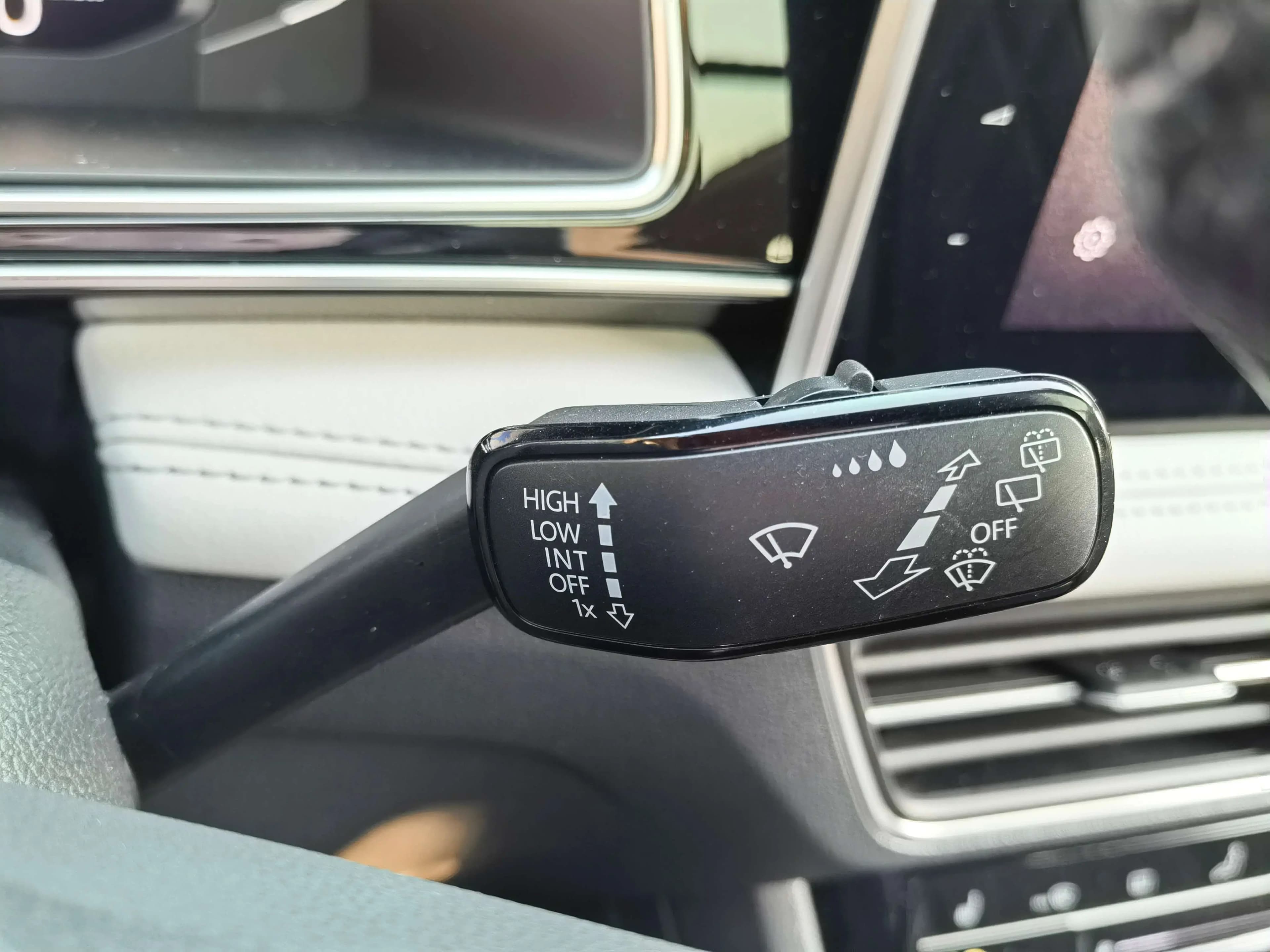 Volkswagen Tiguan L 2022 г. 34050 км. — фото 17