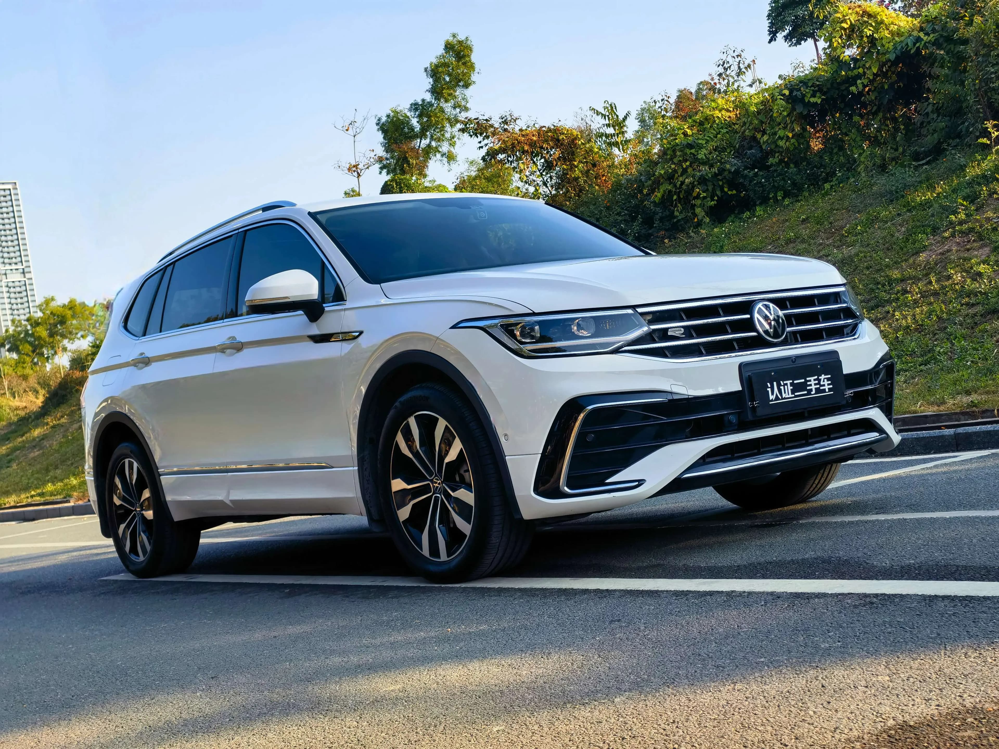 Volkswagen Tiguan L 2022 г. 34050 км. — фото 3