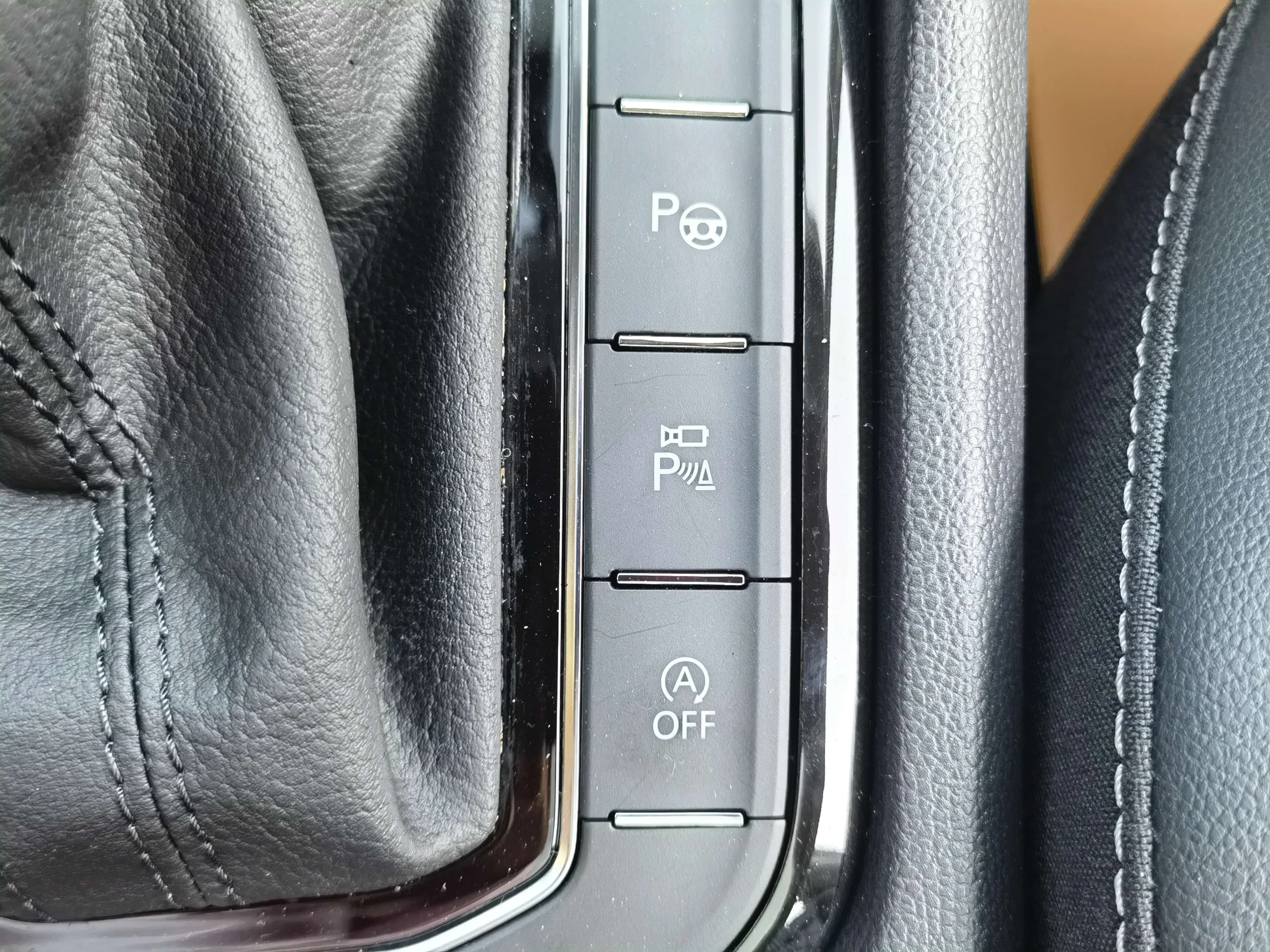 Volkswagen Tiguan L 2022 г. 34050 км. — фото 9