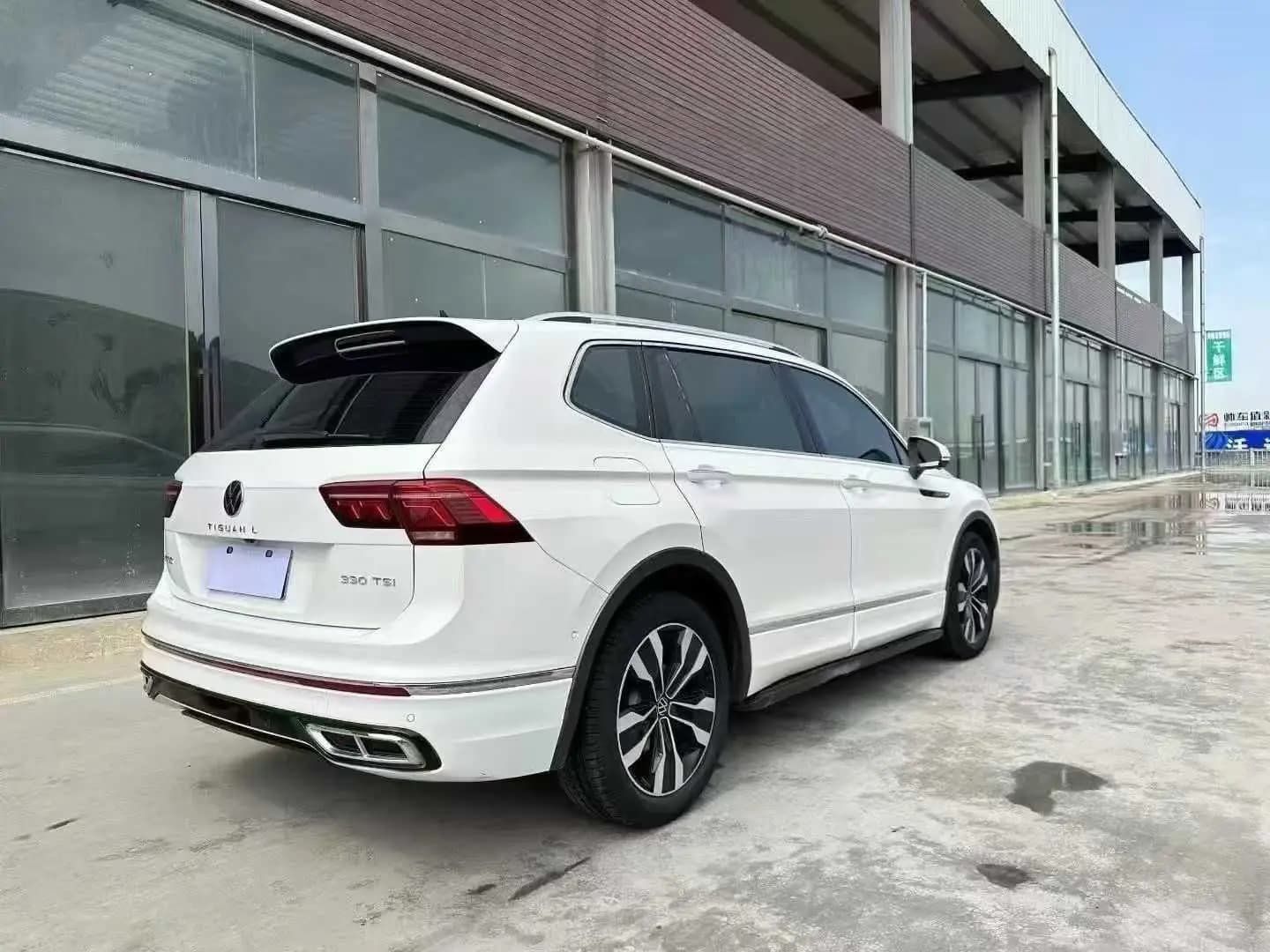 Volkswagen Tiguan L 2022 г. 41051 км. — фото 3