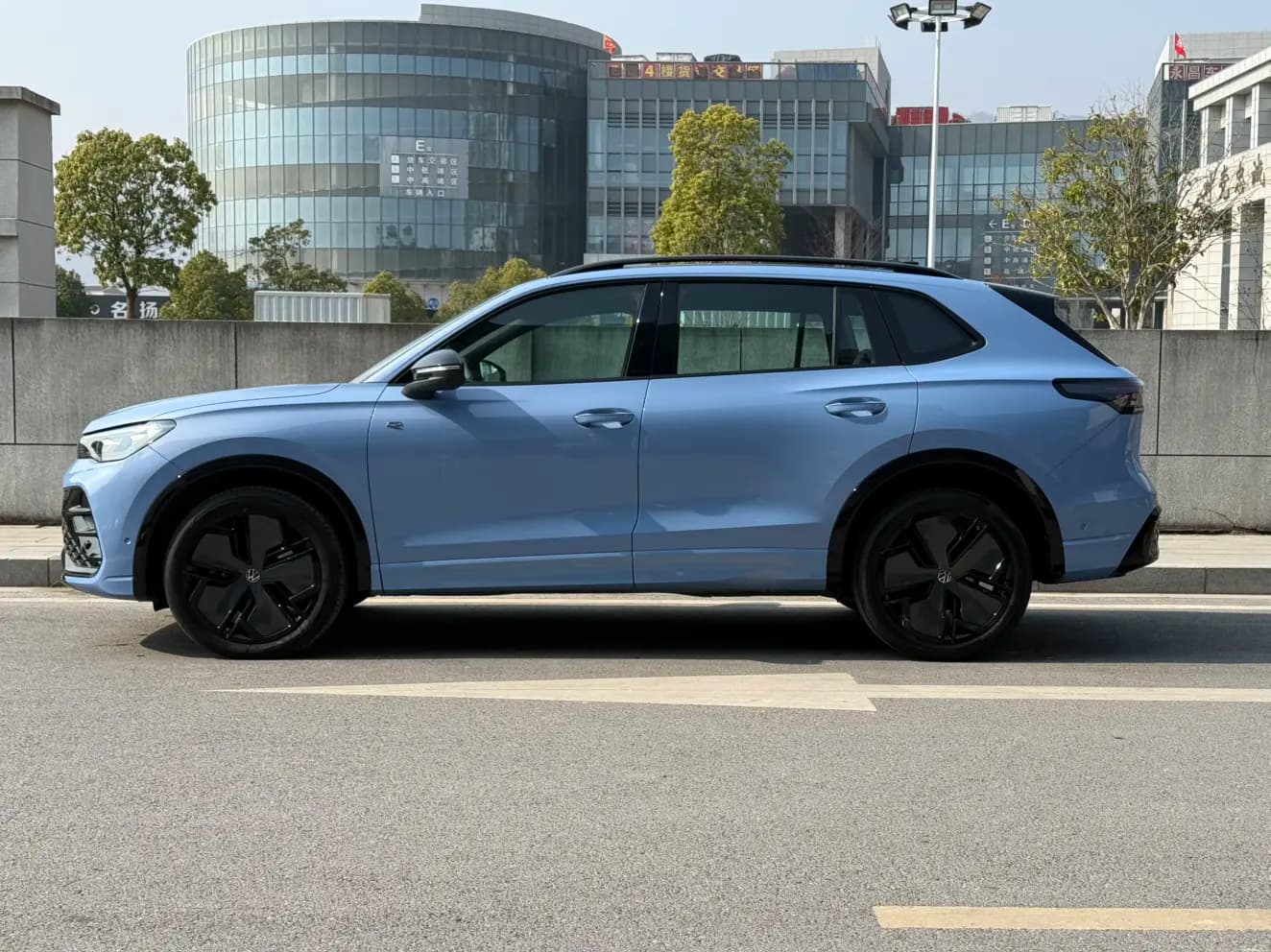 Volkswagen Tiguan L 2024 г. 754 км. — фото 4