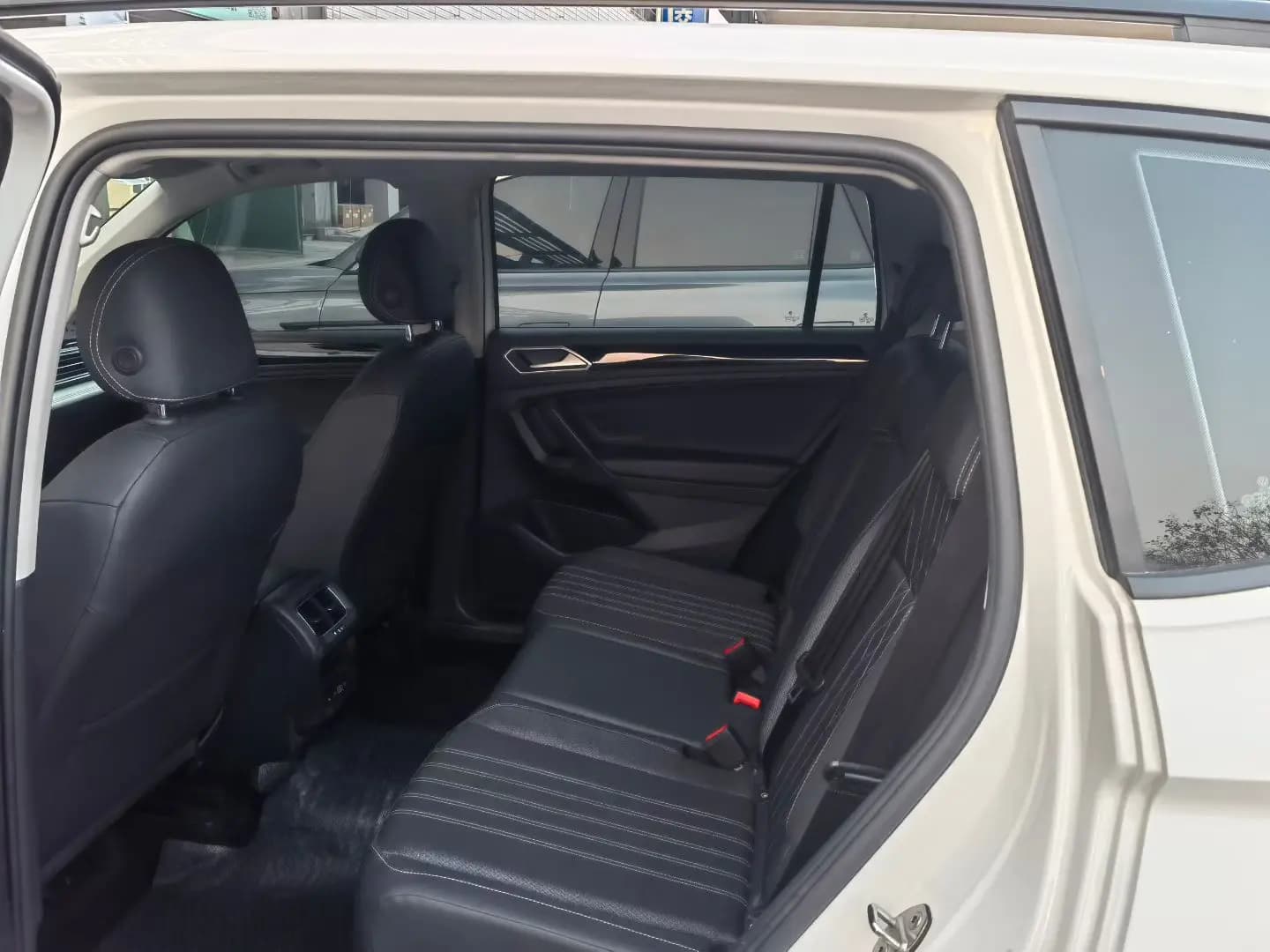 Volkswagen Tiguan L 2022 г. 90056 км. — фото 5