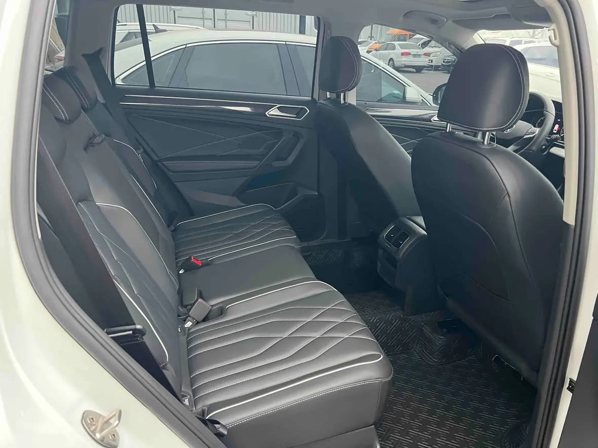 Volkswagen Tiguan L 2024 г. 18057 км. — фото 3
