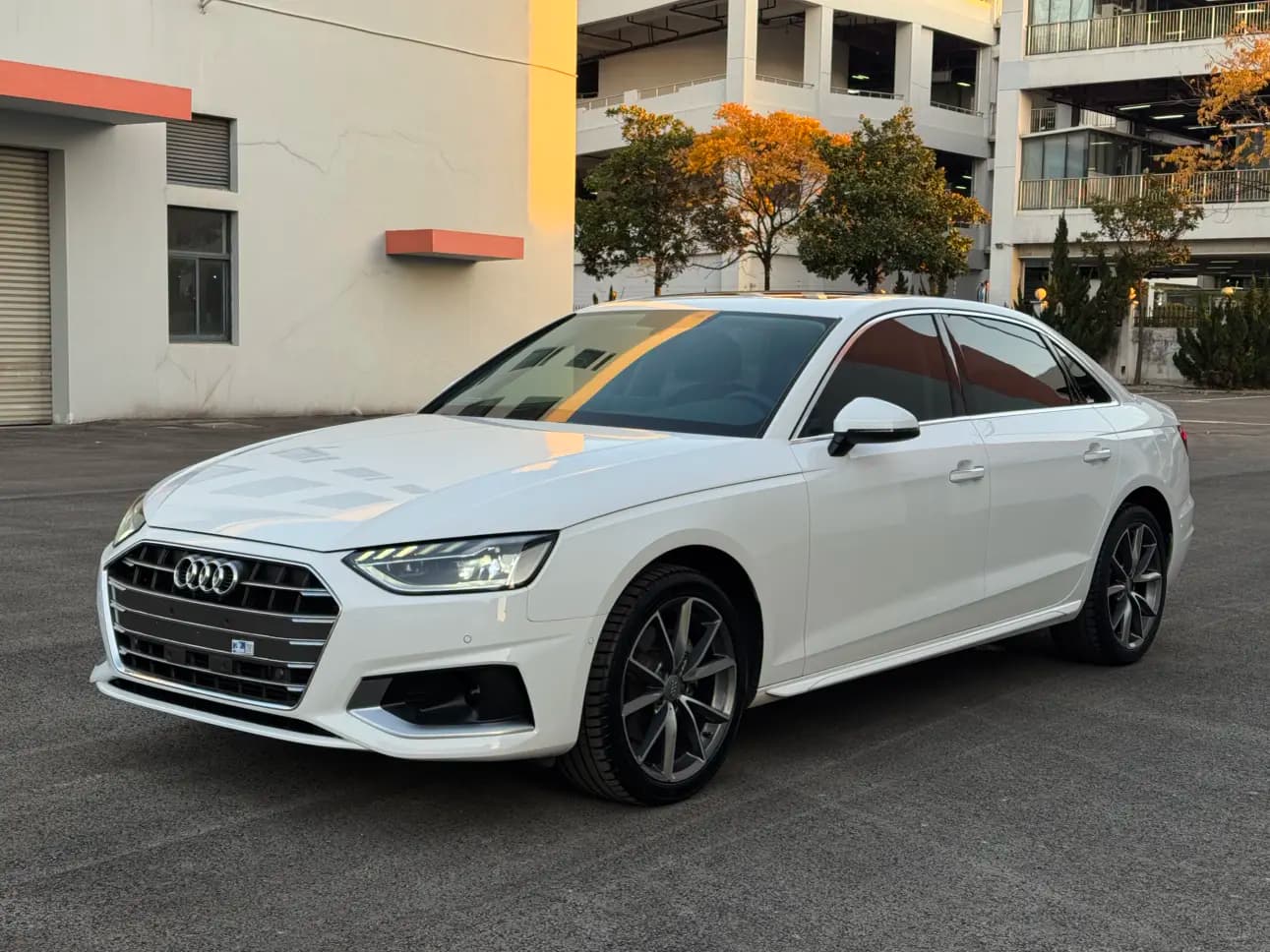 Audi A4L 2022 г. 73365 км.