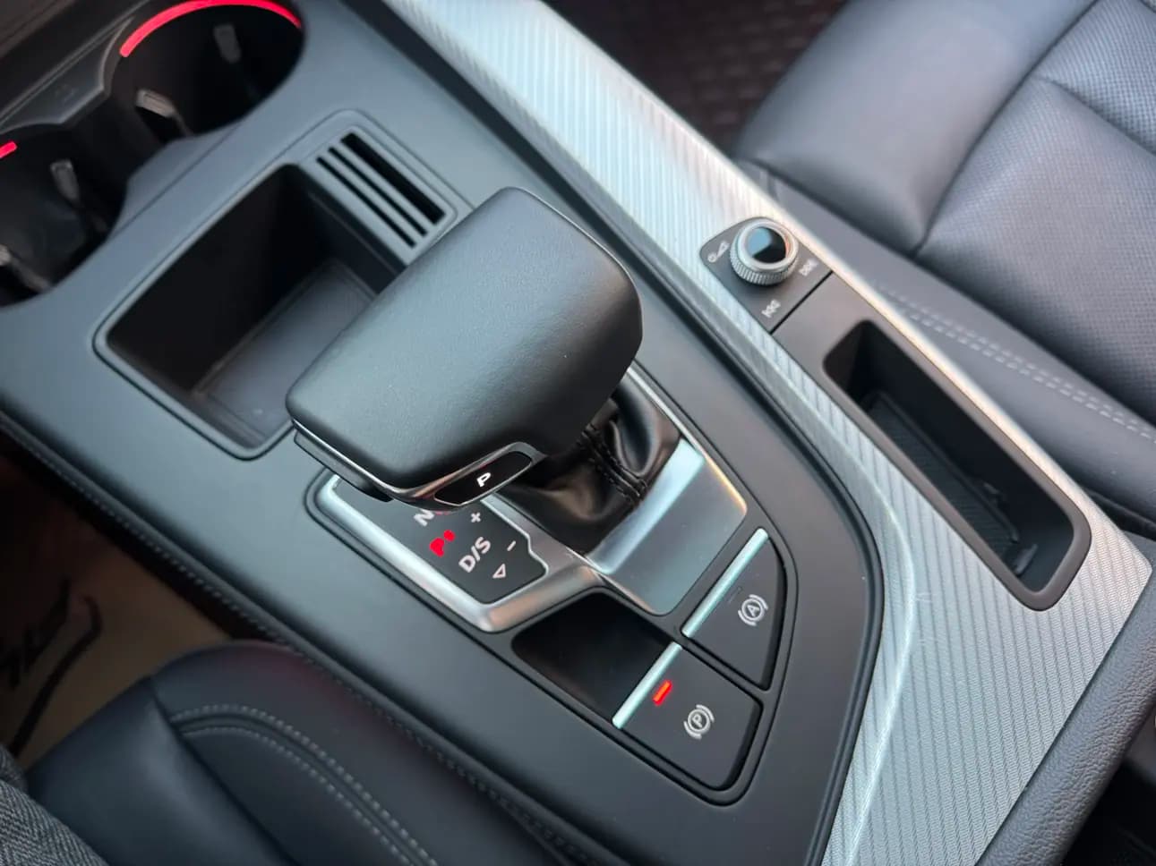 Audi A4L 2022 г. 73365 км. — фото 20