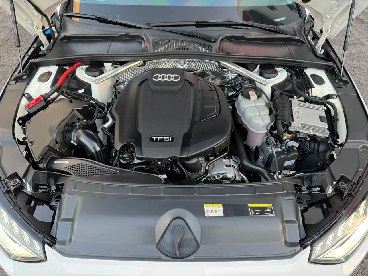 Audi A4L 2022 г. 73365 км. — фото 9