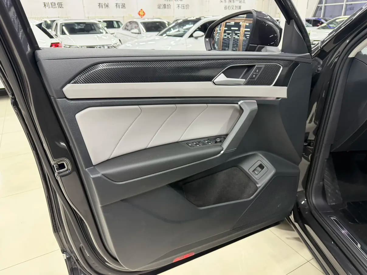 Volkswagen Tayron 2023 г. 39130 км. — фото 2