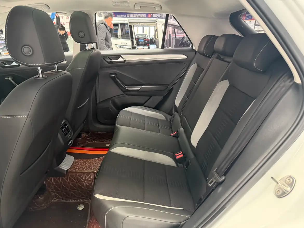 Volkswagen T-Roc 2022 г. 49012 км. — фото 7