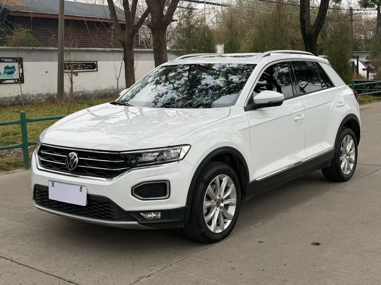 Volkswagen T-Roc 2023 г. 103625 км.