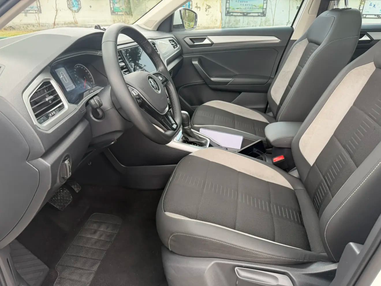 Volkswagen T-Roc 2023 г. 103625 км. — фото 6