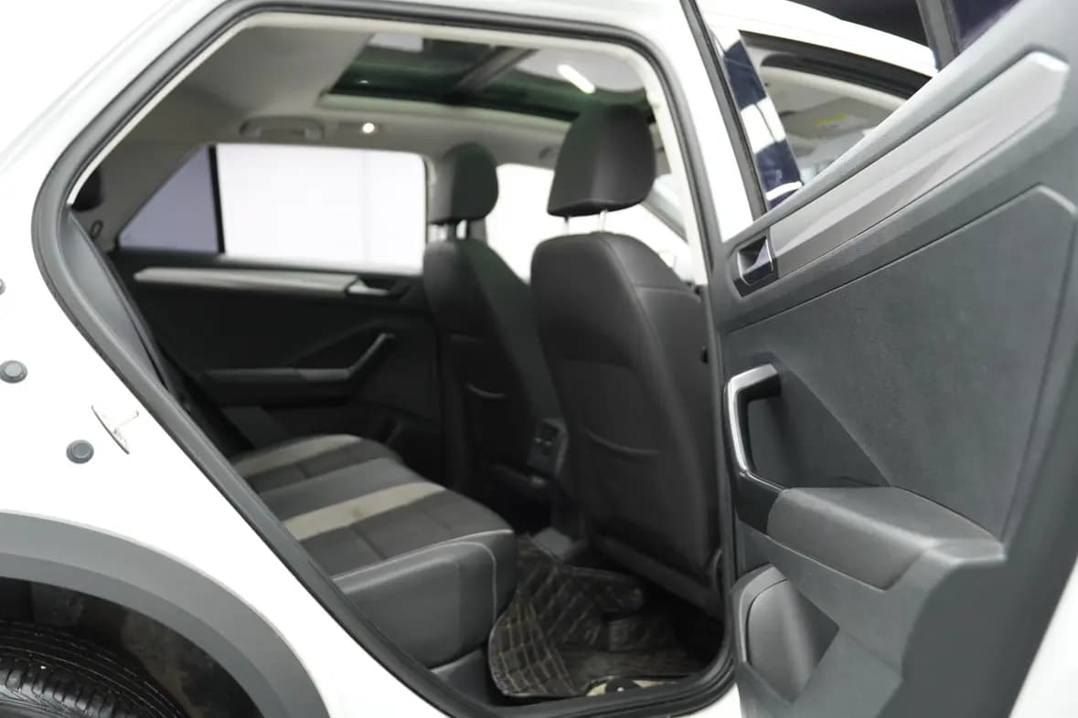 Volkswagen T-Roc 2022 г. 37126 км. — фото 12