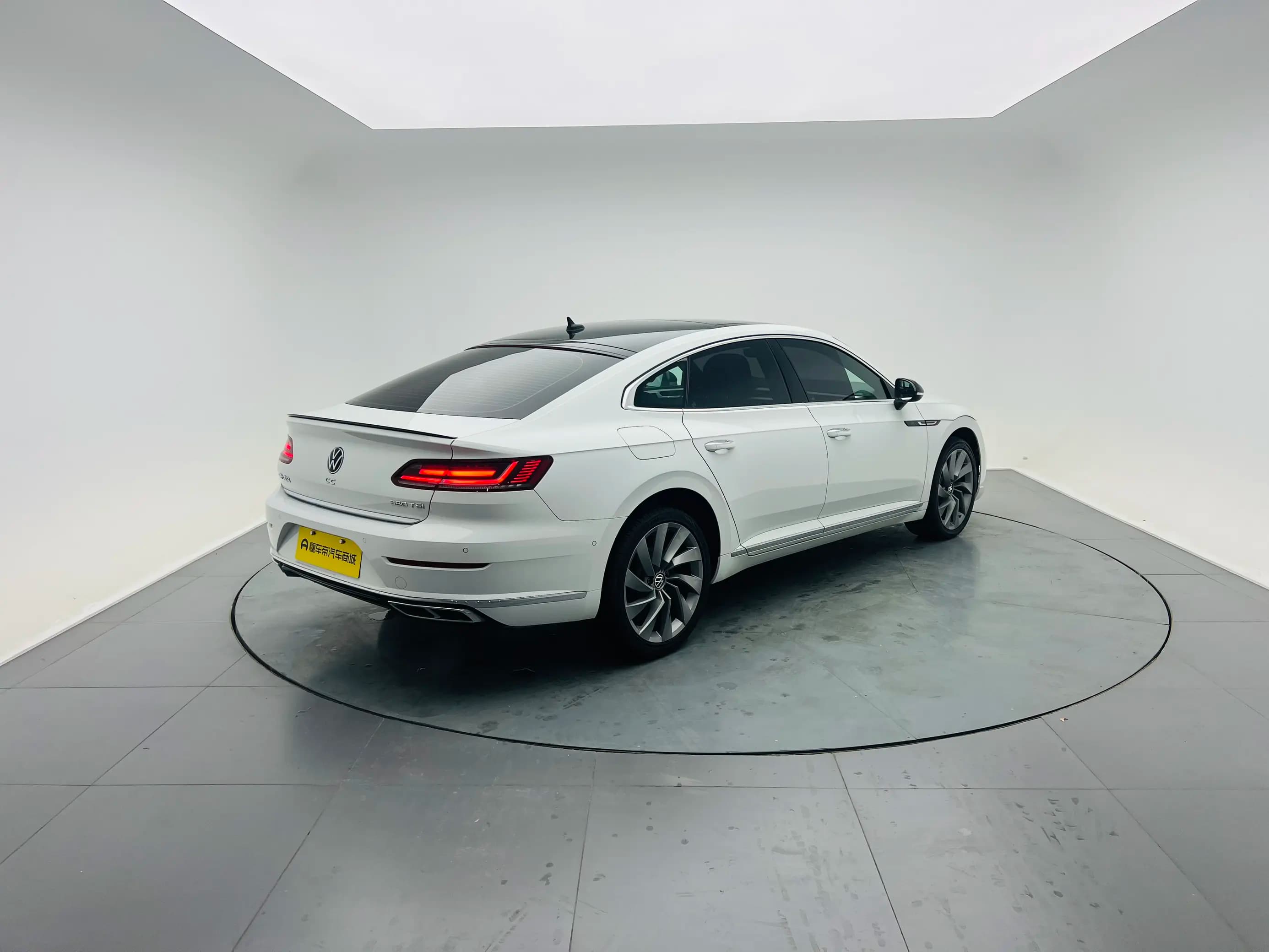Volkswagen Arteon 2023 г. 86888 км. — фото 7