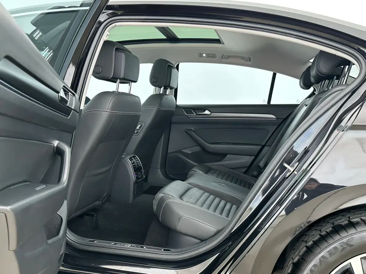 Volkswagen Magotan 2022 г. 46073 км. — фото 19