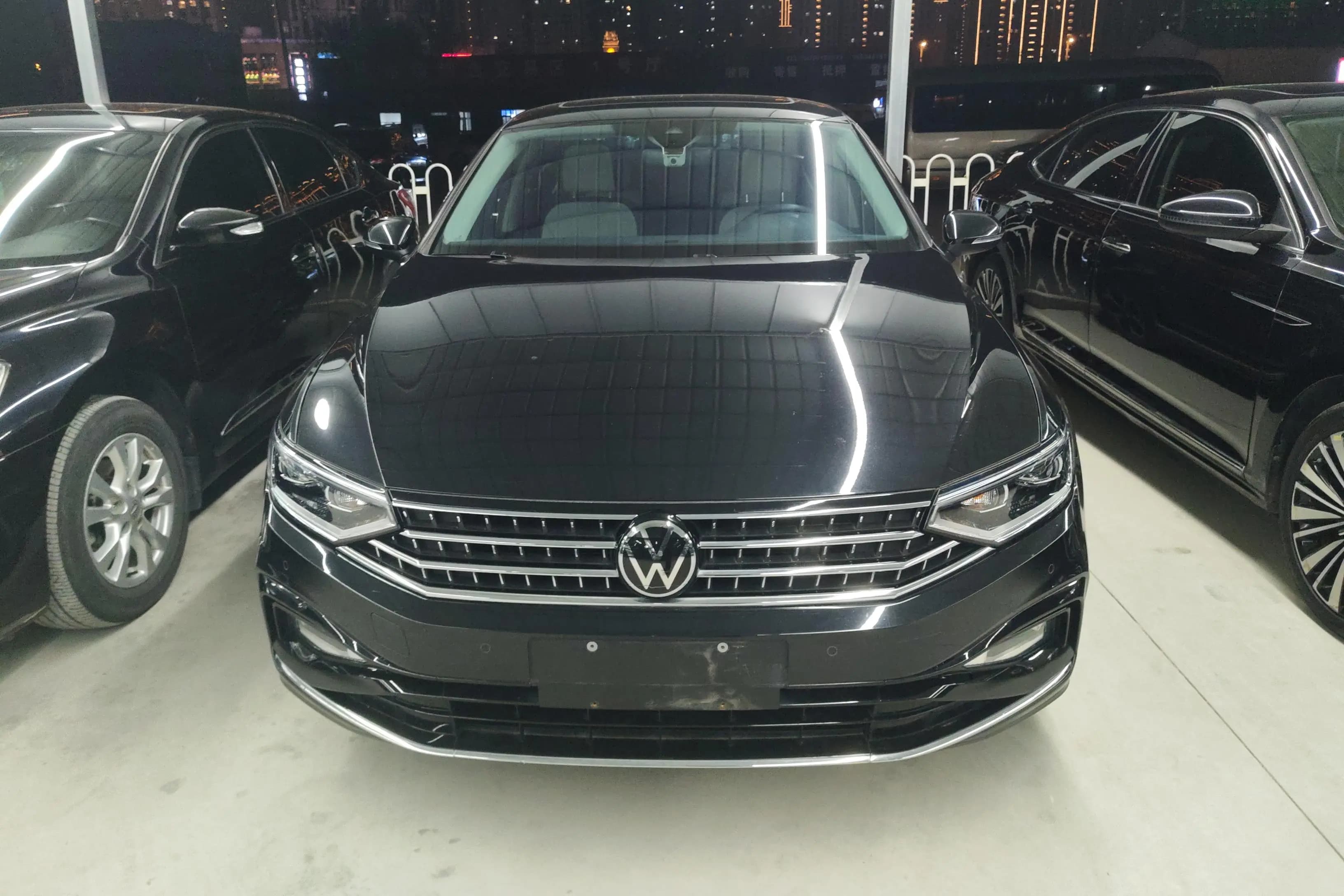 Volkswagen Magotan 2023 г. 36944 км. — фото 2