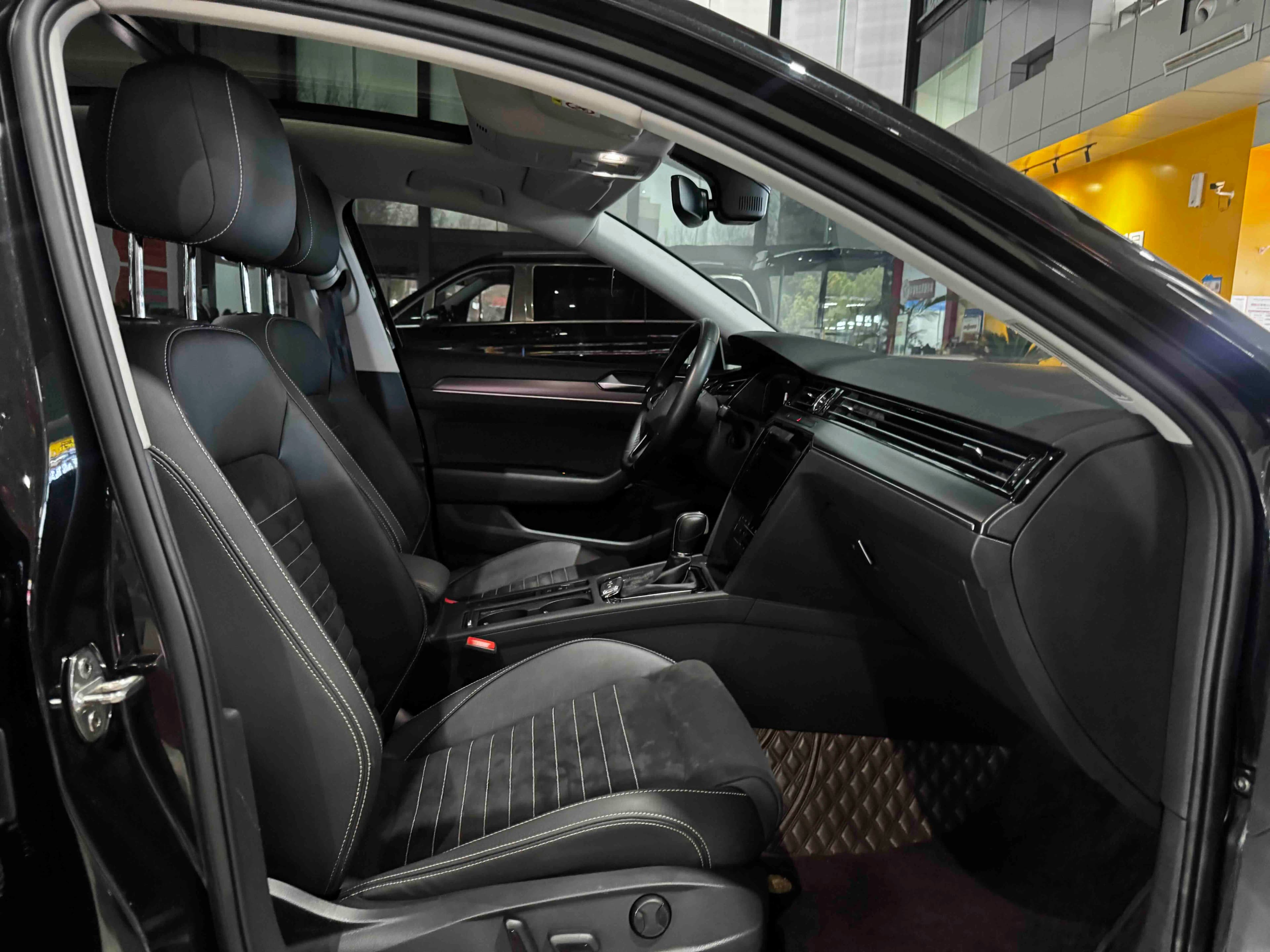 Volkswagen Magotan 2022 г. 47049 км. — фото 17