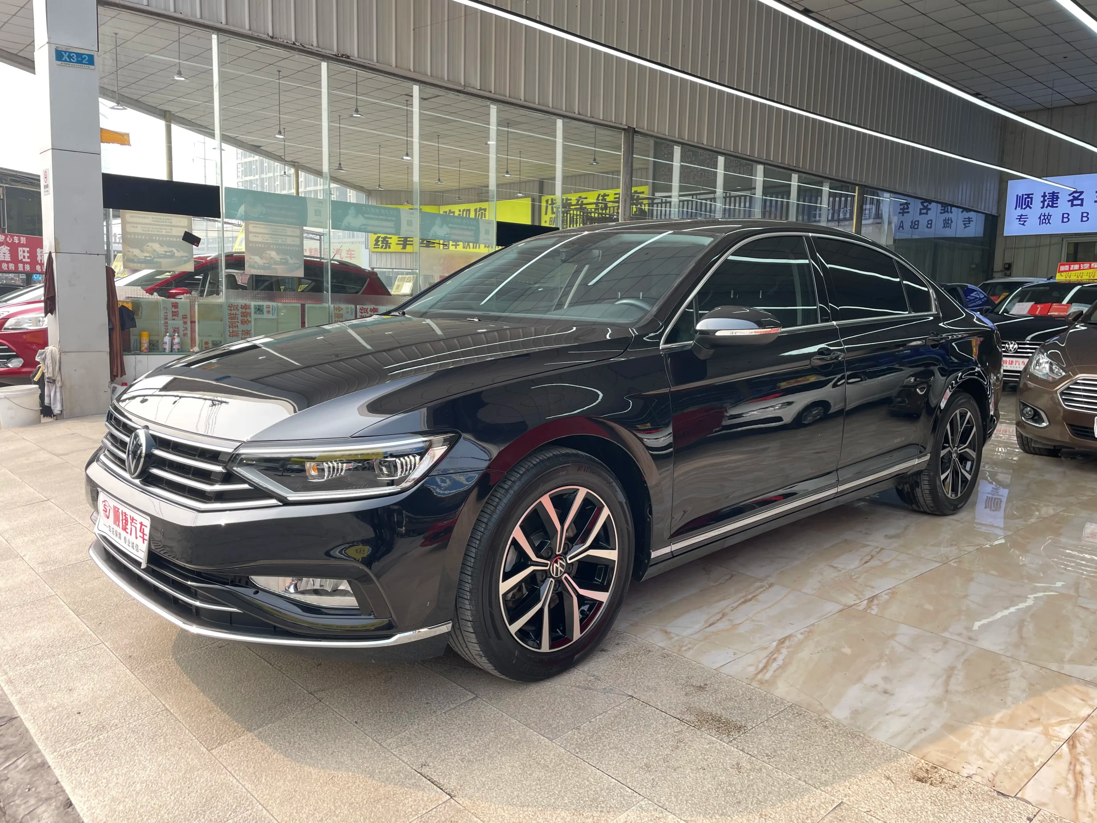 Volkswagen Magotan 2022 г. 70053 км.