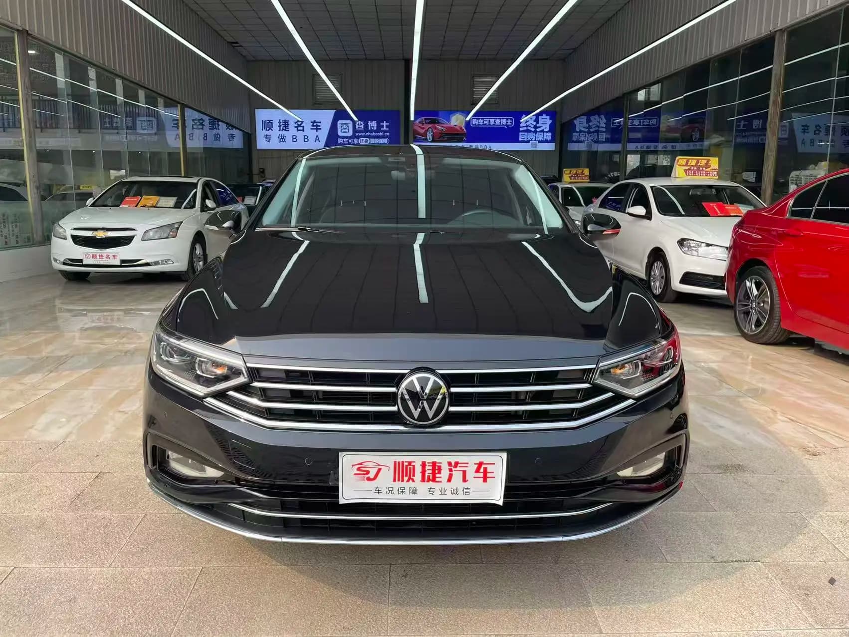 Volkswagen Magotan 2022 г. 70053 км. — фото 2