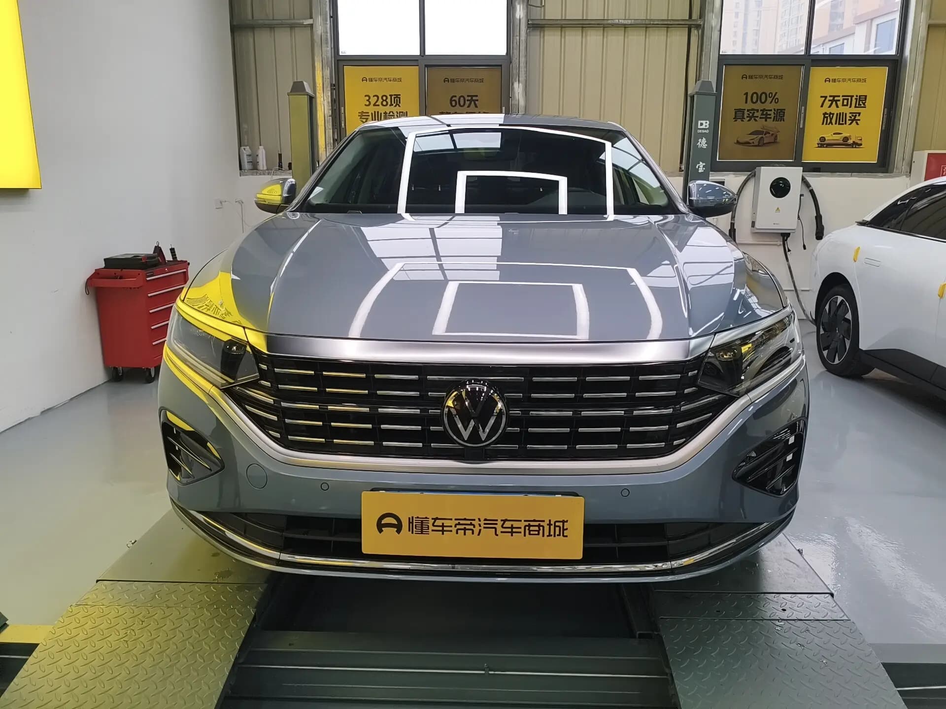 Volkswagen Passat 2023 г. 22909 км. — фото 2