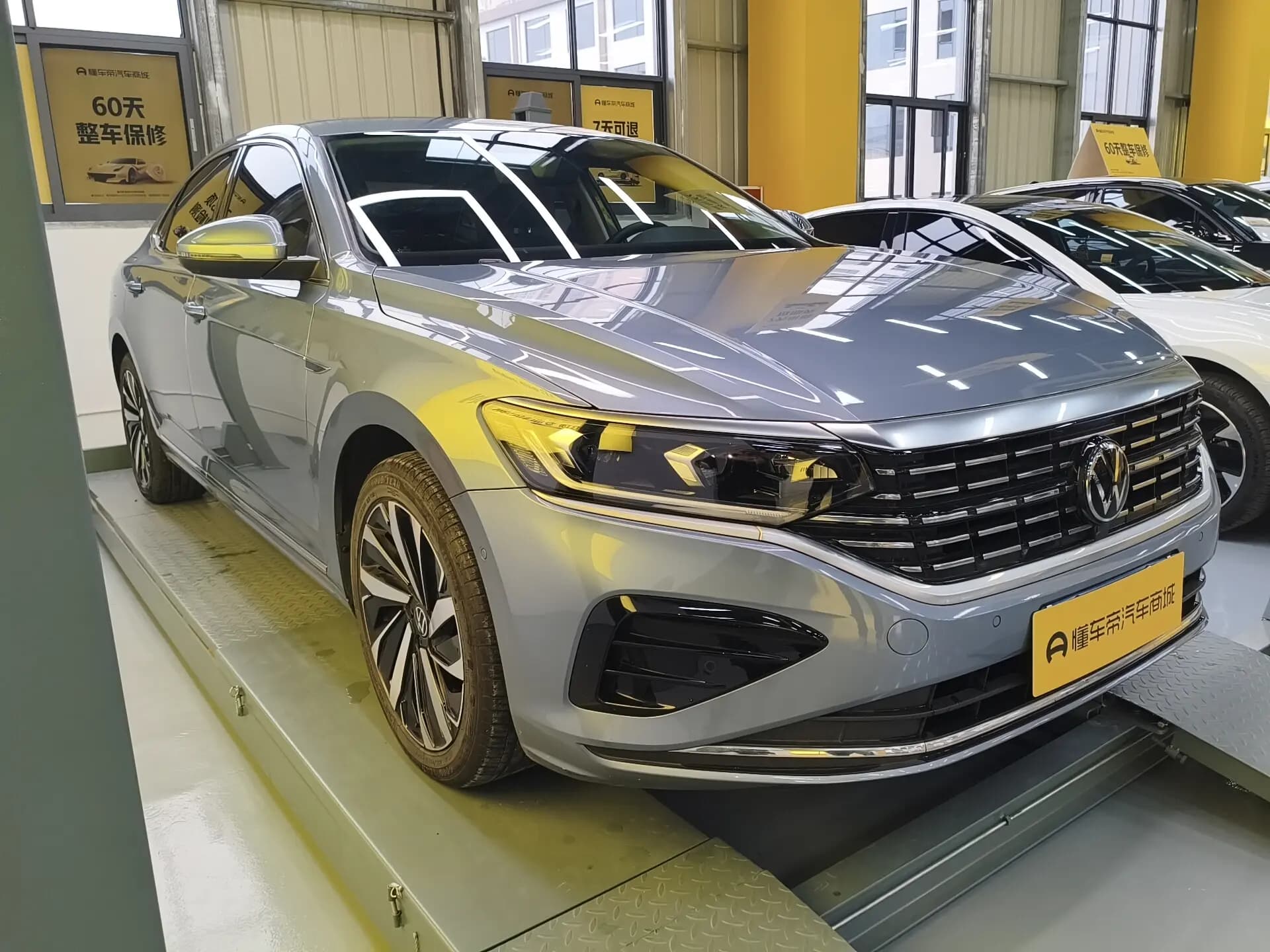 Volkswagen Passat 2023 г. 22909 км. — фото 3