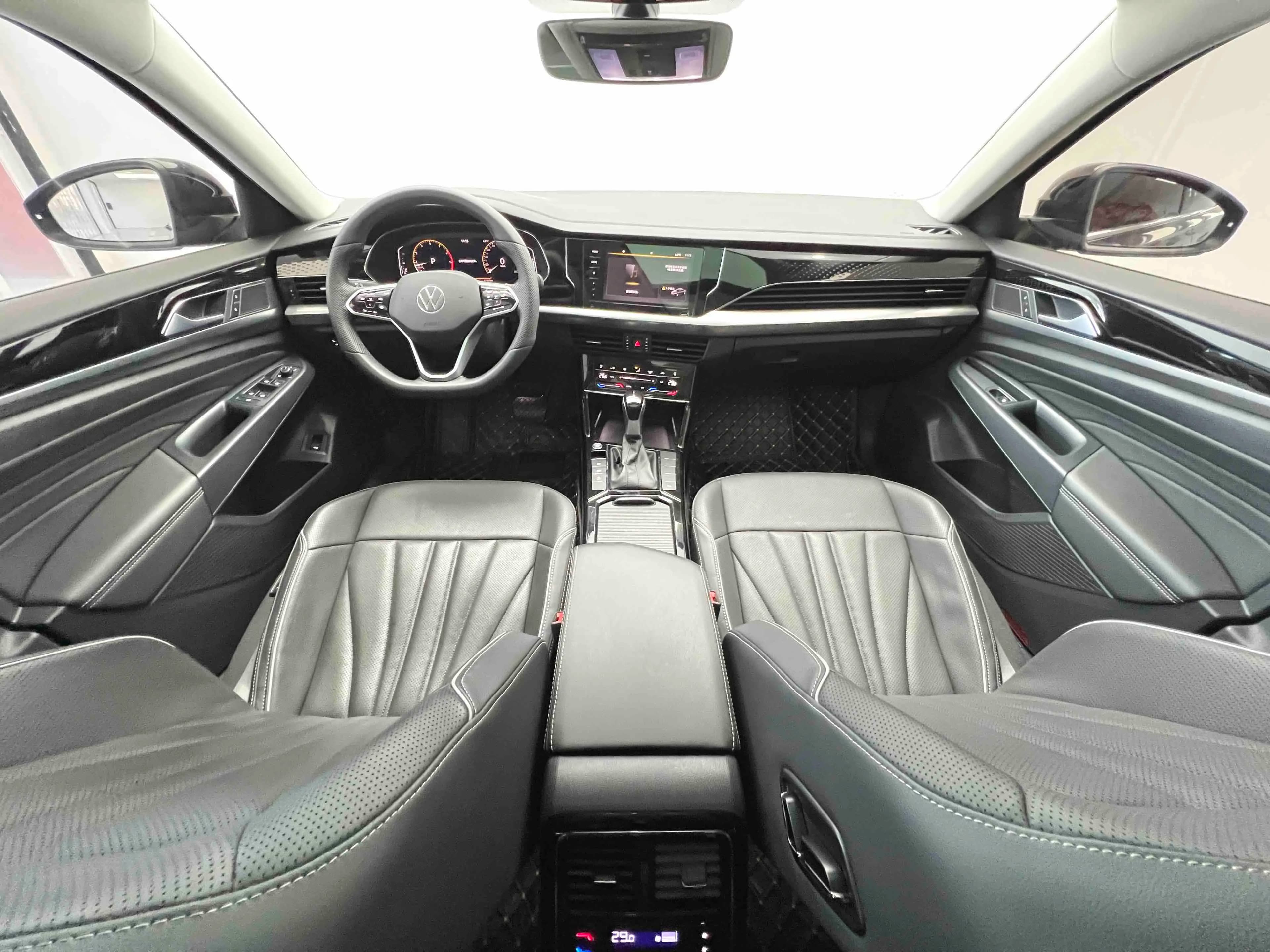 Volkswagen Passat 2024 г. 17110 км. — фото 16