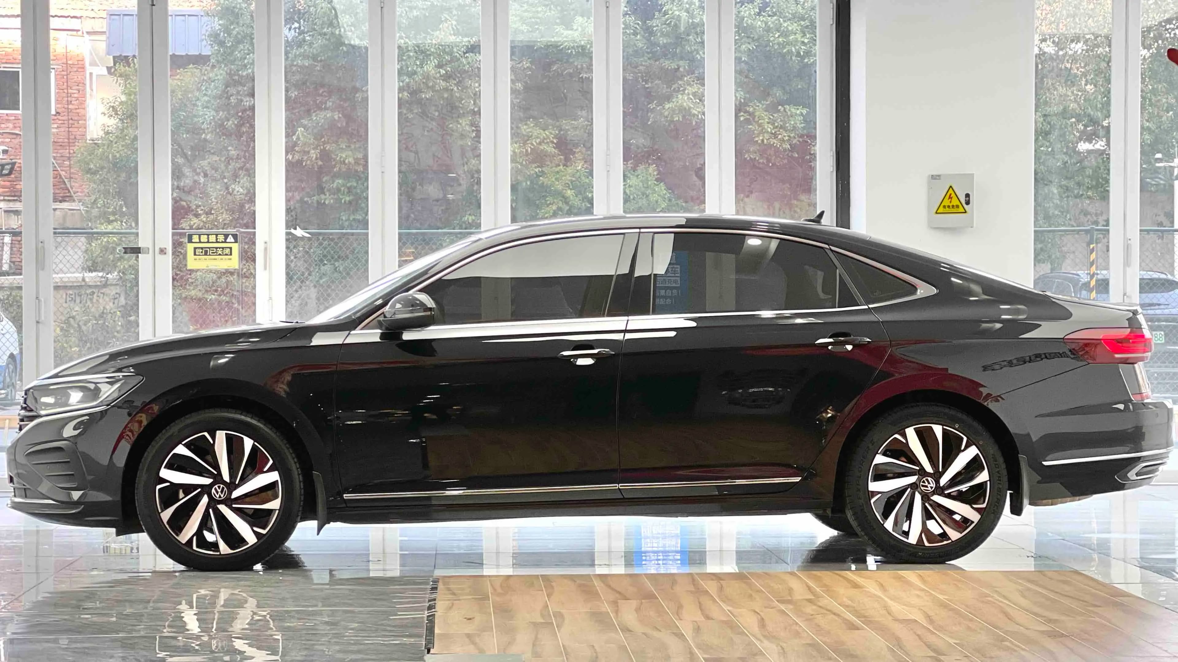 Volkswagen Passat 2024 г. 17110 км. — фото 3