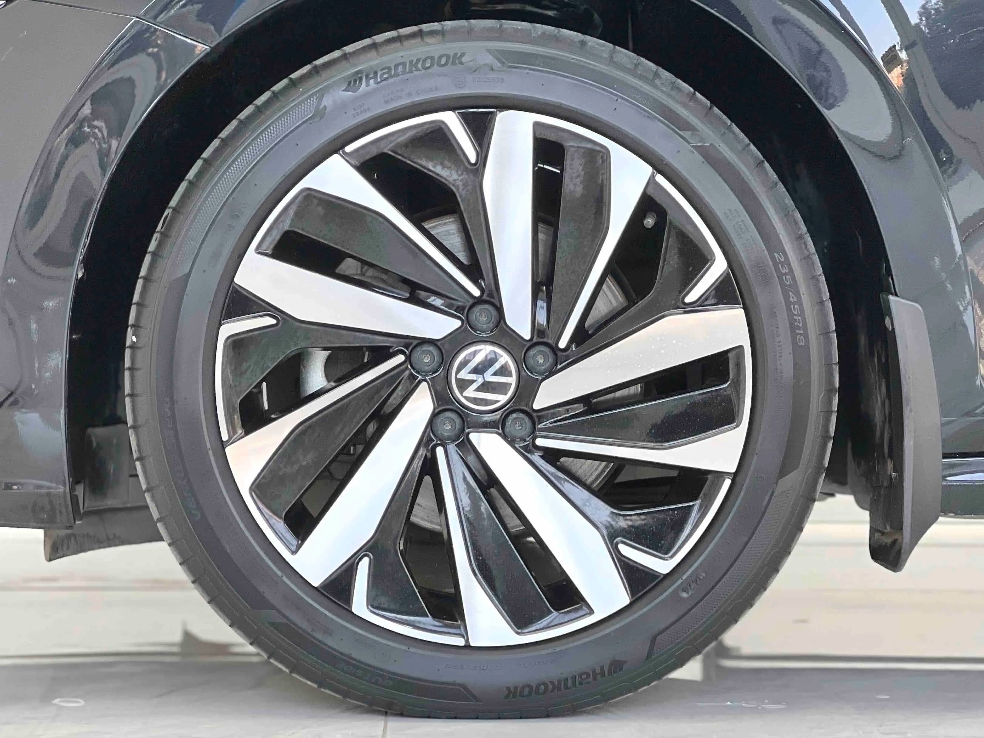 Volkswagen Passat 2024 г. 17110 км. — фото 9