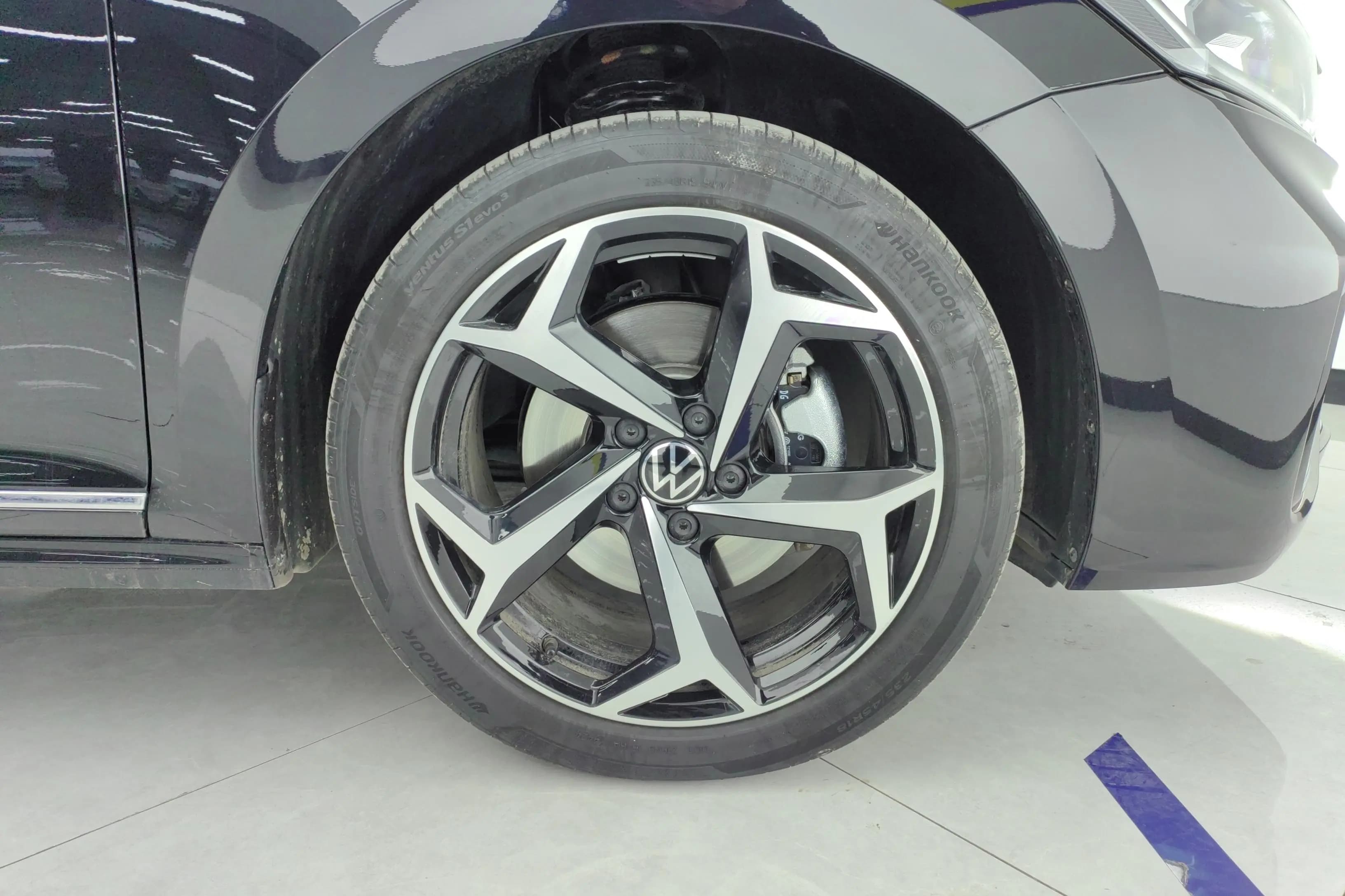 Volkswagen Passat 2024 г. 12811 км. — фото 4