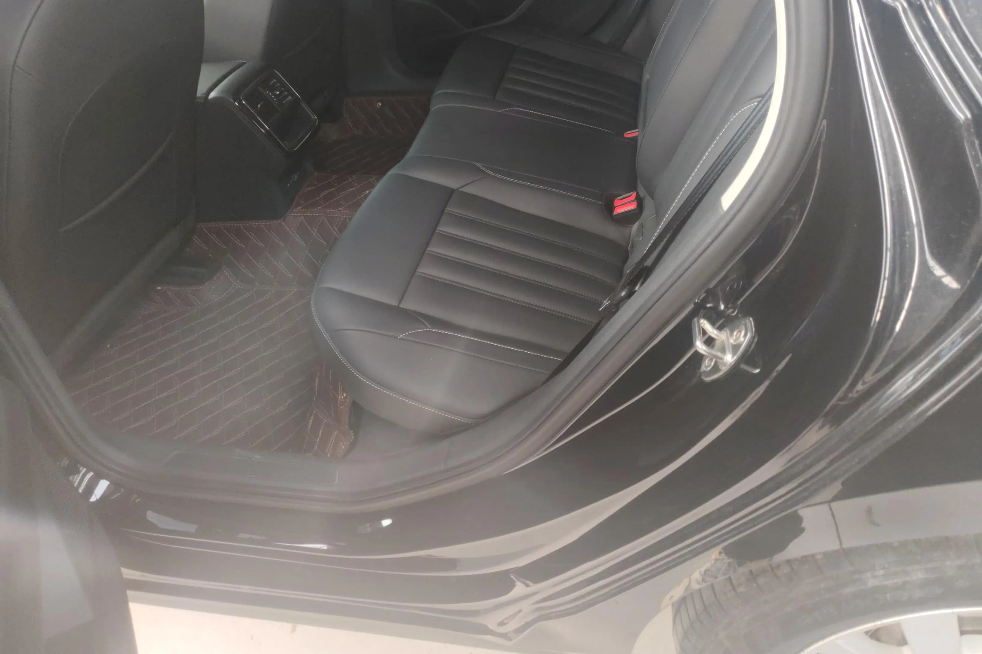 Volkswagen Passat 2022 г. 53332 км. — фото 11
