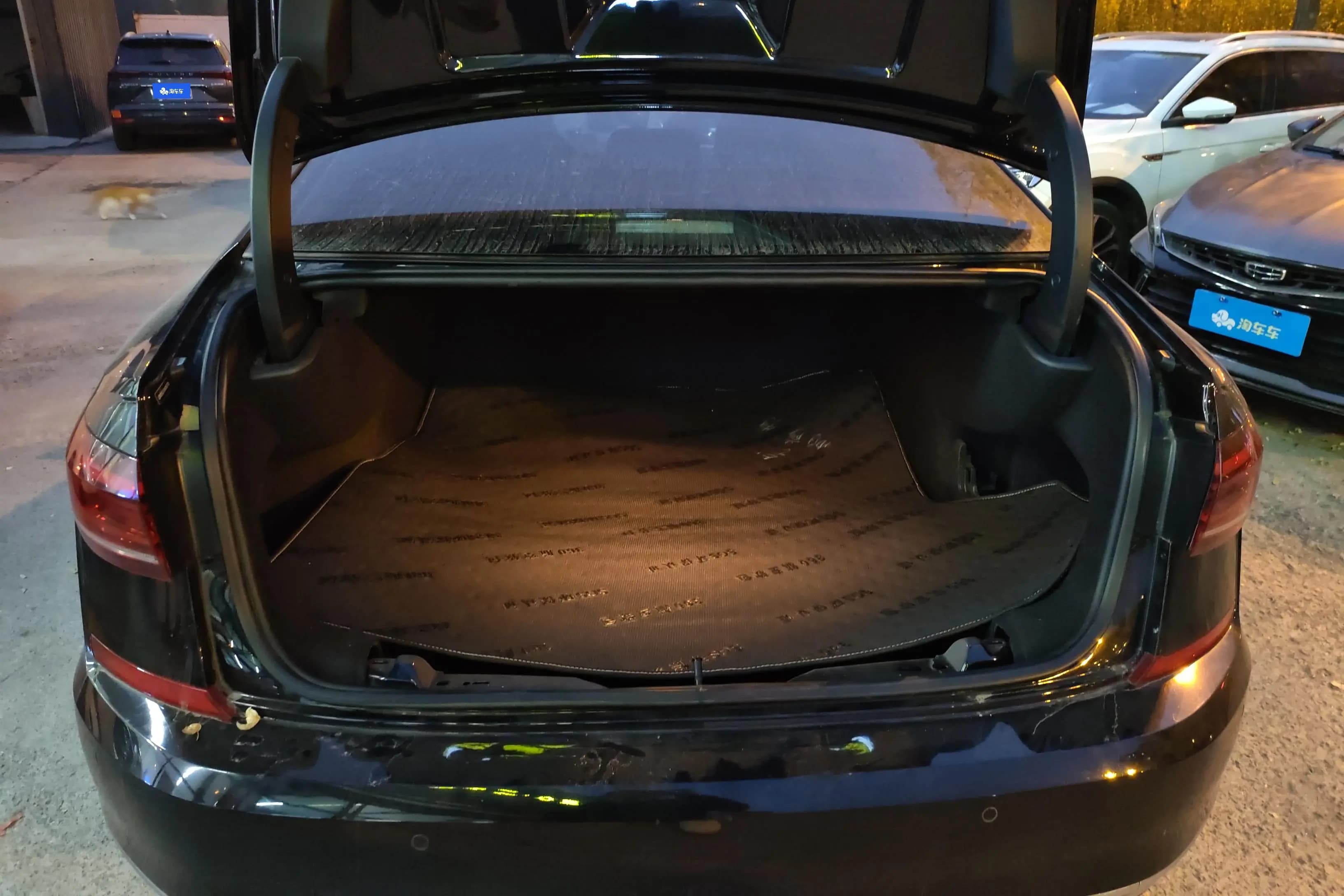 Volkswagen Passat 2022 г. 53332 км. — фото 13