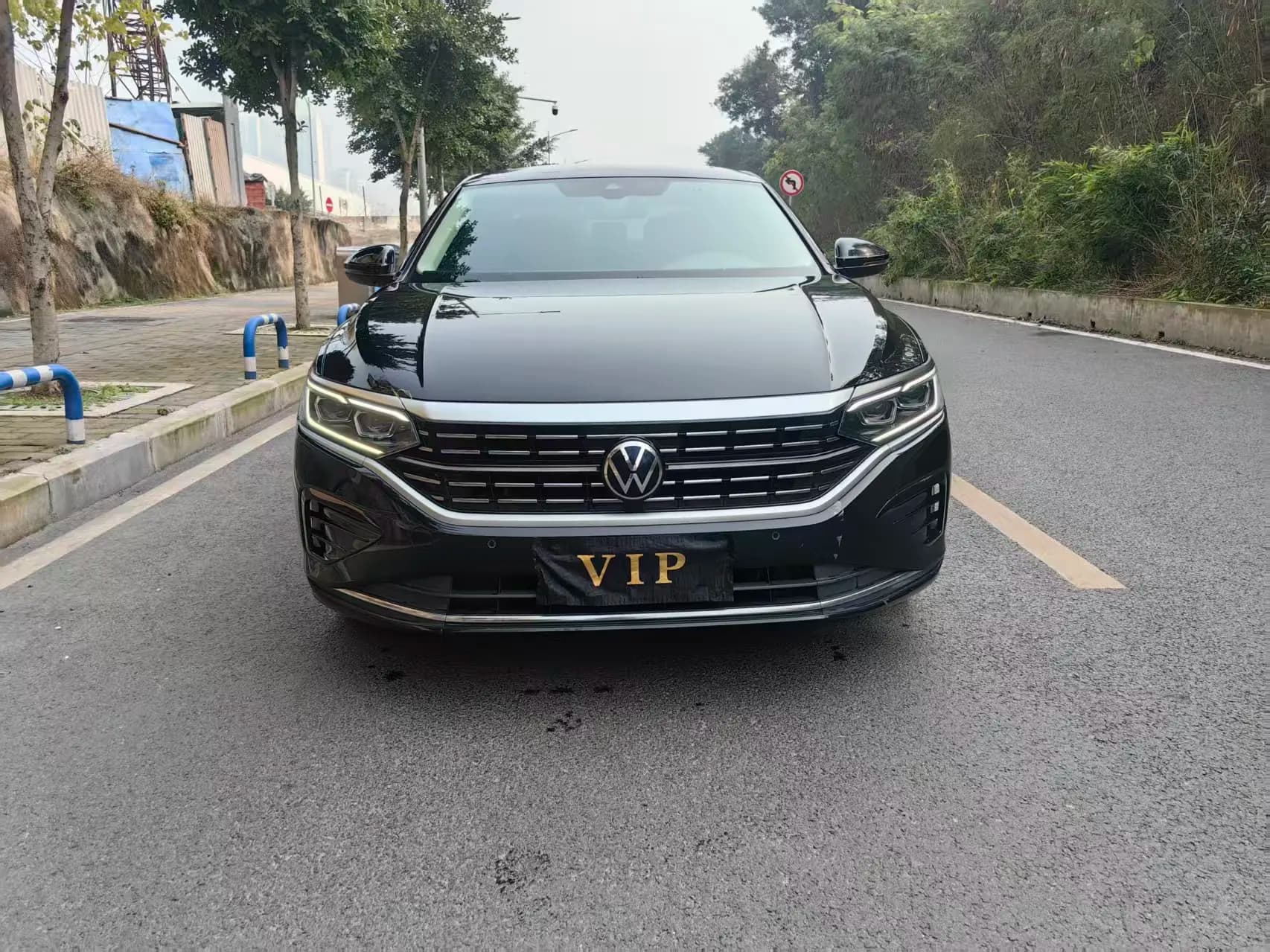 Volkswagen Passat 2022 г. 50112 км. — фото 2