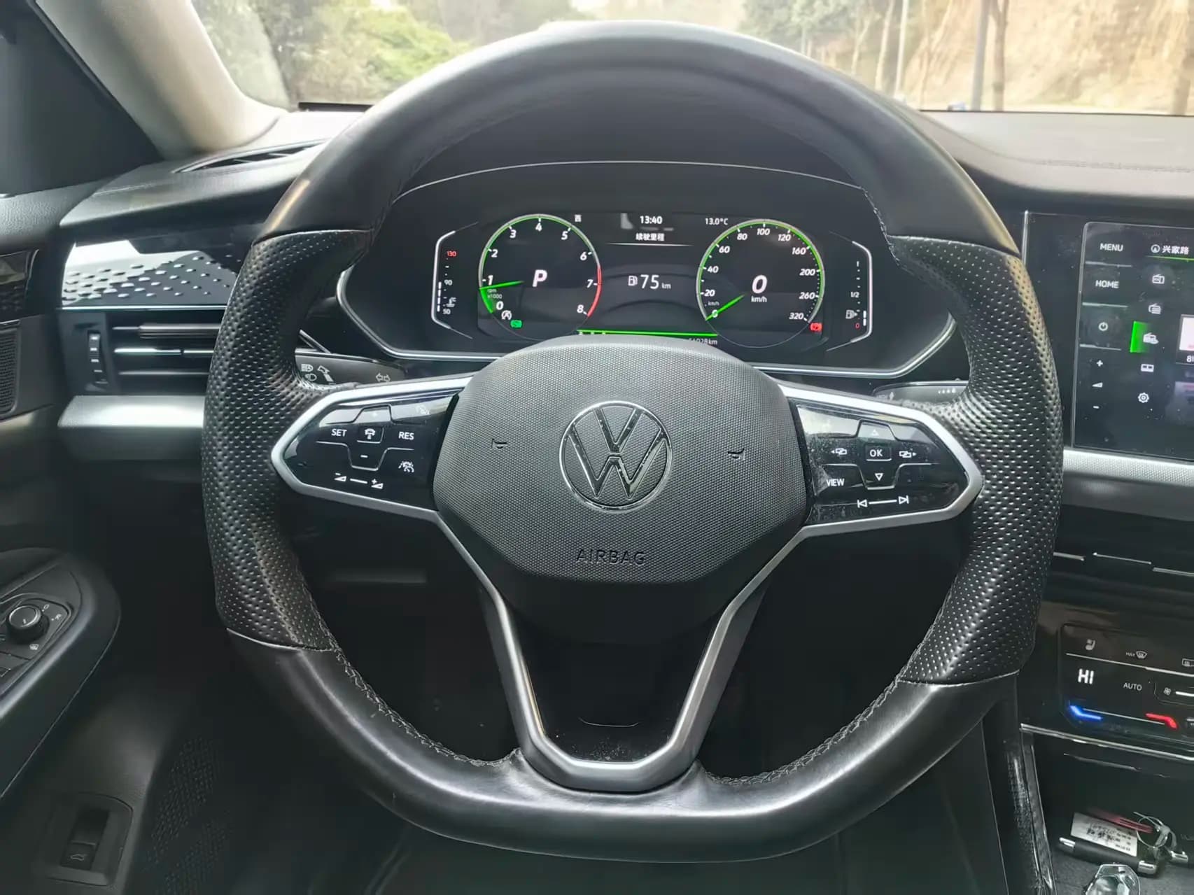 Volkswagen Passat 2022 г. 50112 км. — фото 11