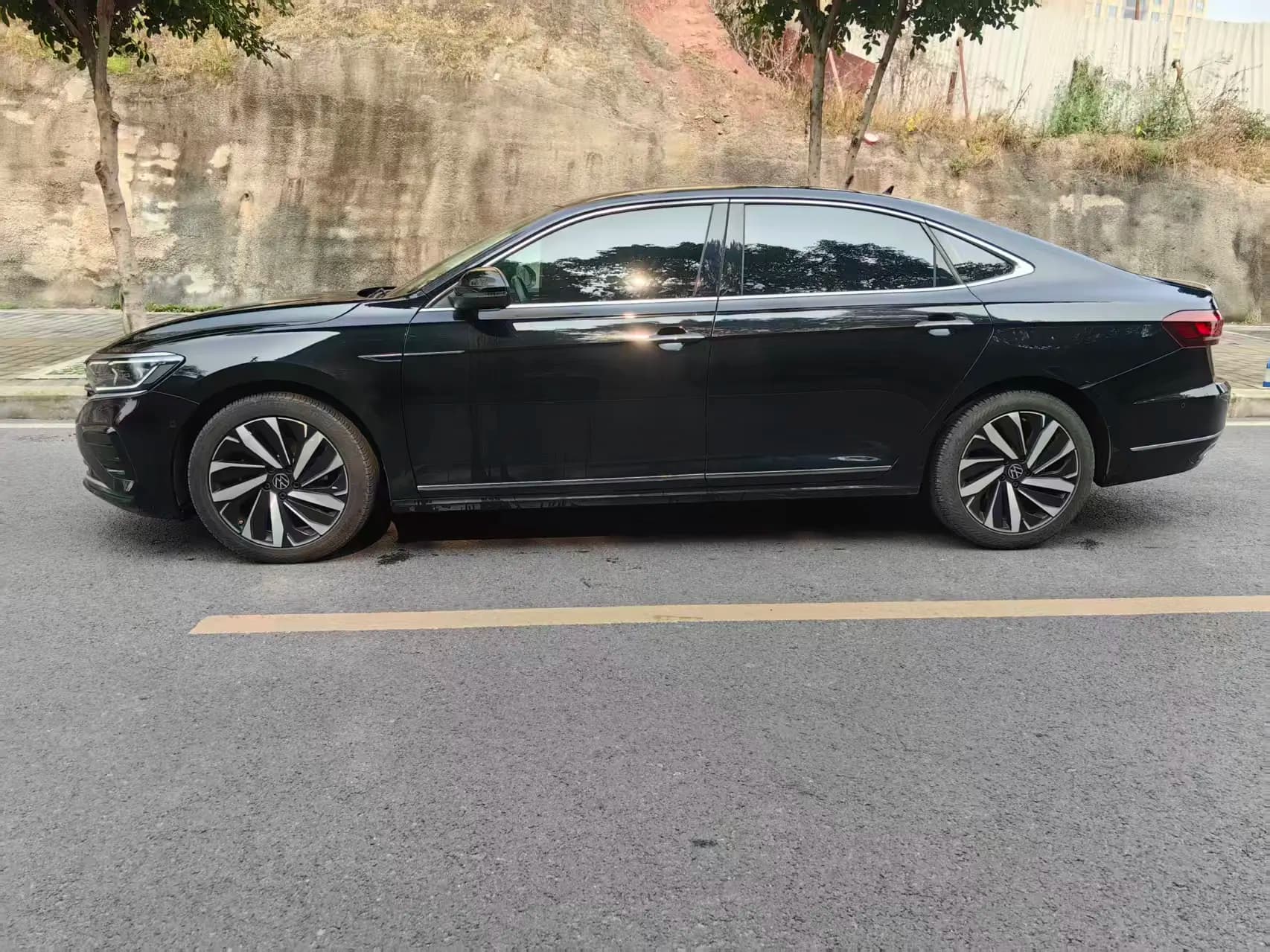 Volkswagen Passat 2022 г. 50112 км. — фото 3