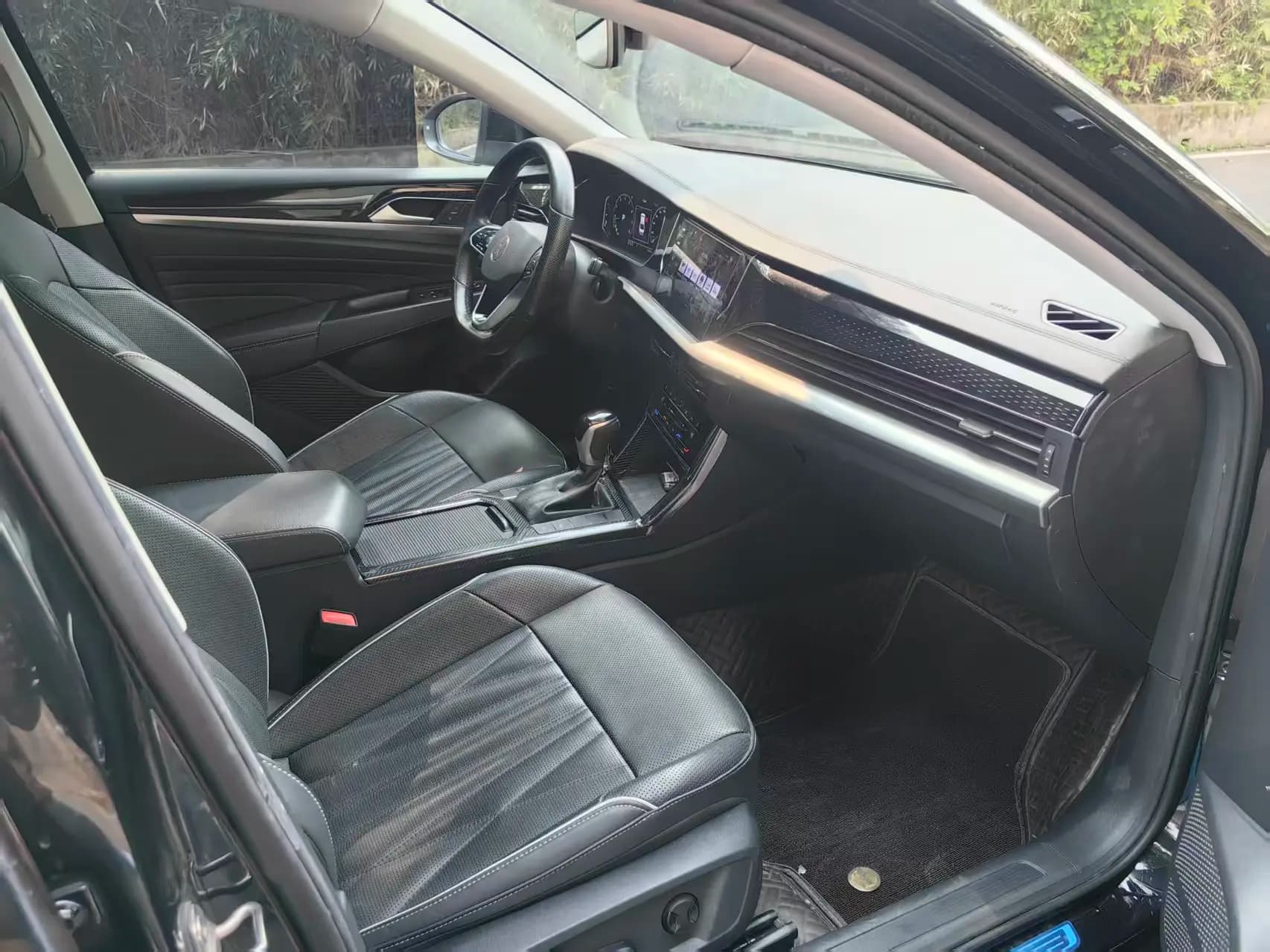 Volkswagen Passat 2022 г. 50112 км. — фото 6