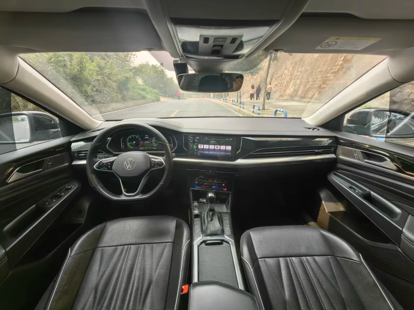 Volkswagen Passat 2022 г. 50112 км. — фото 10