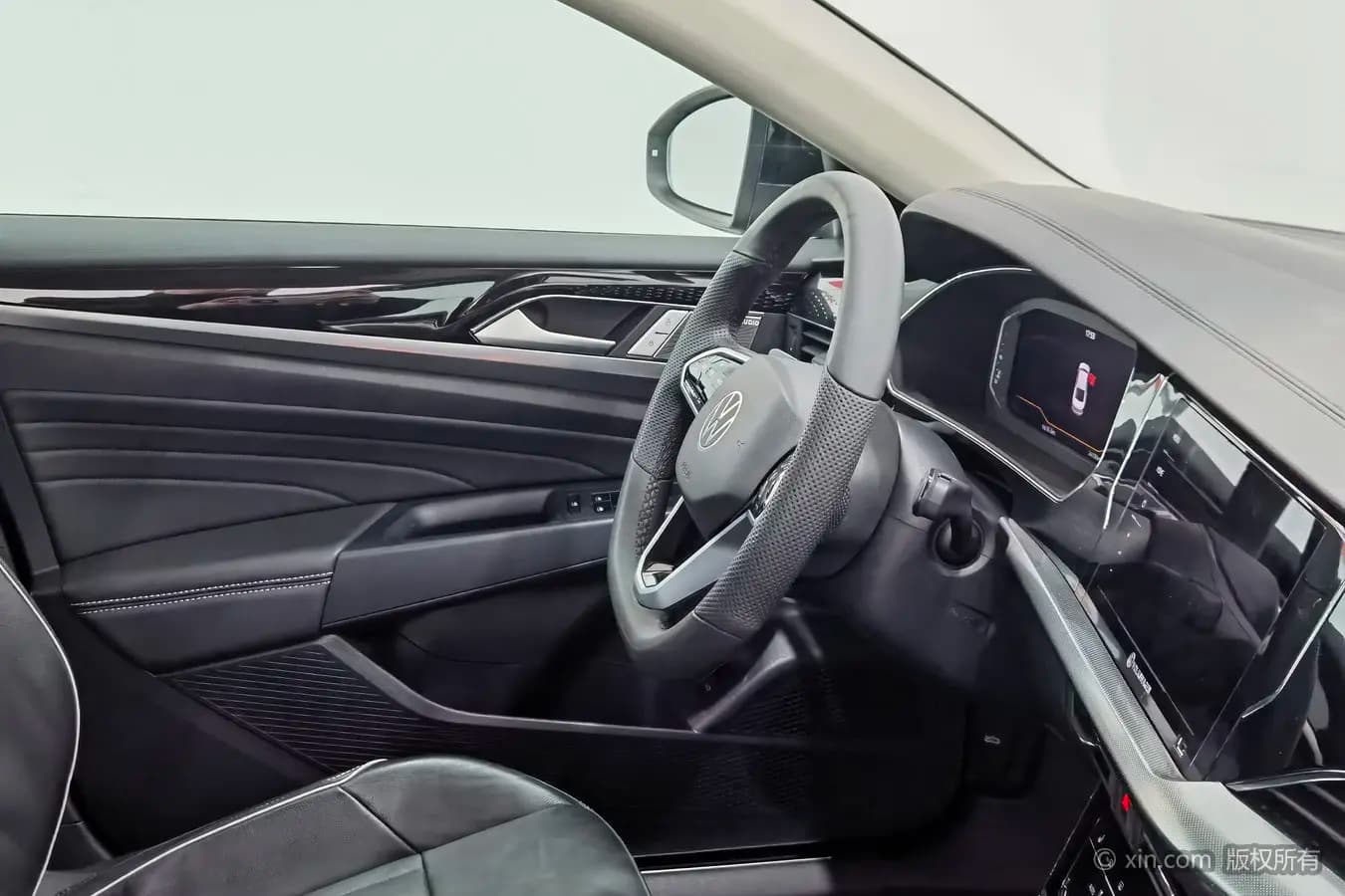 Volkswagen Passat 2023 г. 24213 км. — фото 11